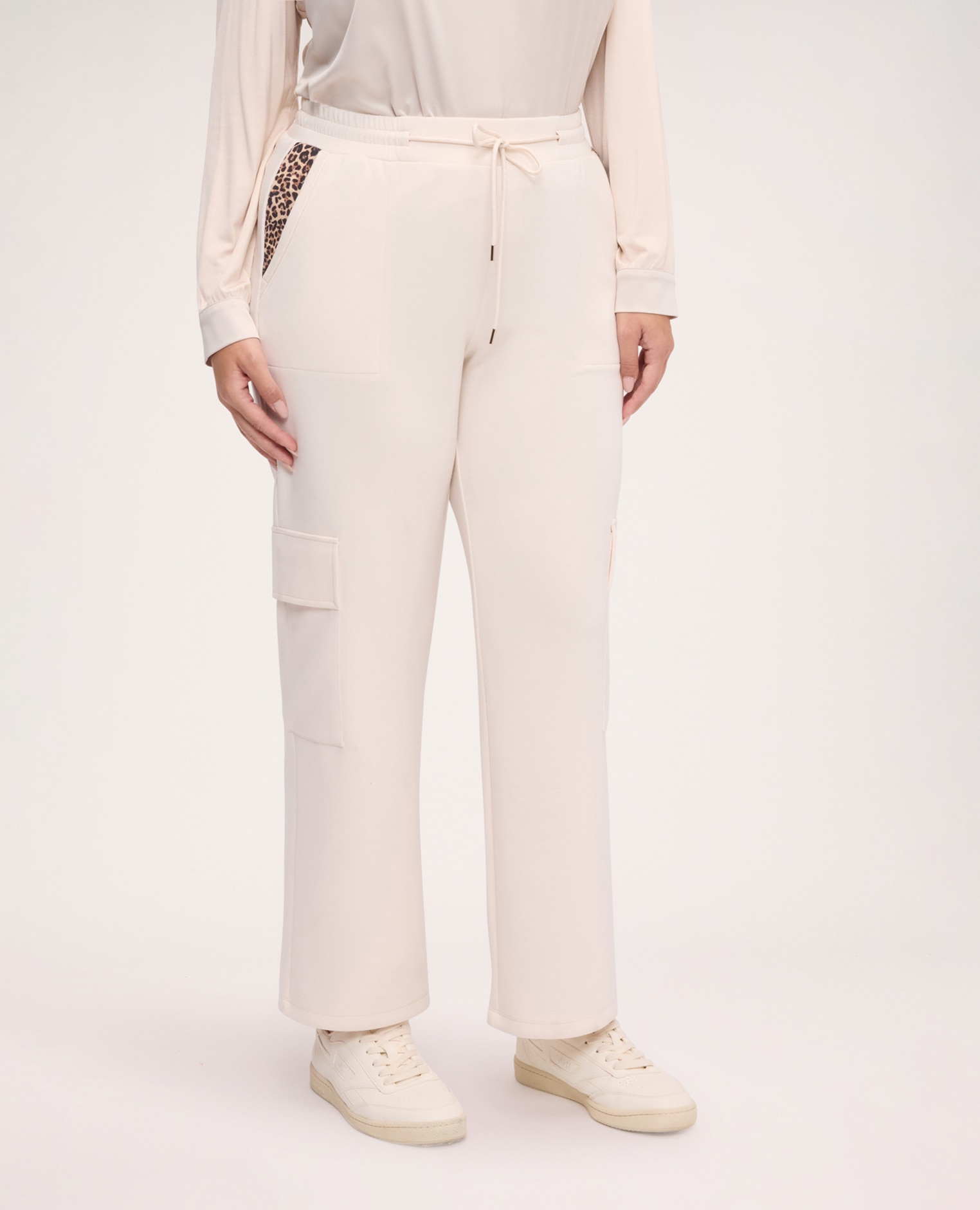Pantalones de mujer cargo con estampado de manchas insertos con estampado animal en los bolsillos laterales de la cintura - Fiorella Rubino - Beige Beige-3