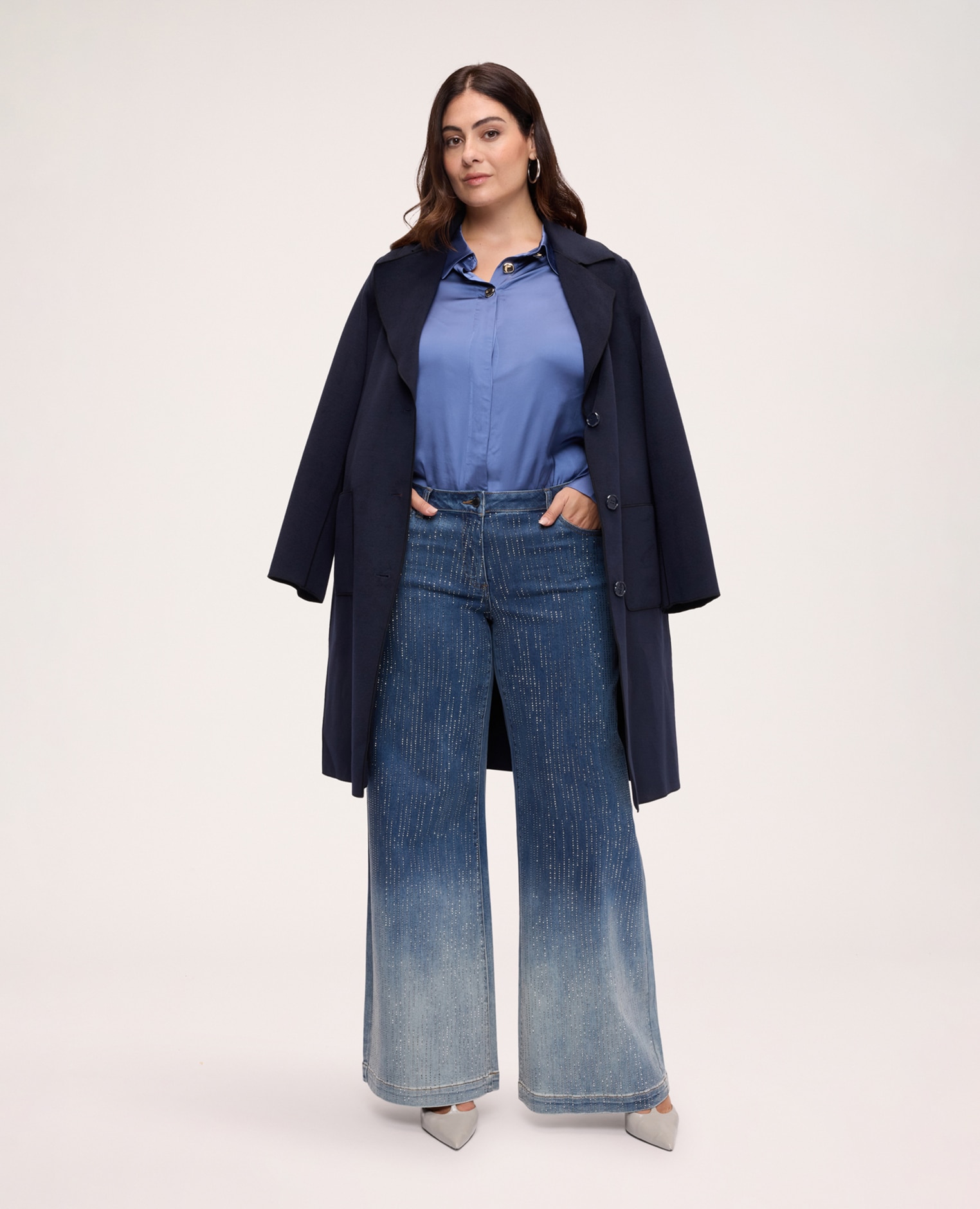 Blusa de mujer de satén elástico con botones joya tejido elástico suave y agradable sobre la piel - Fiorella Rubino - Azul claro Azul claro-3
