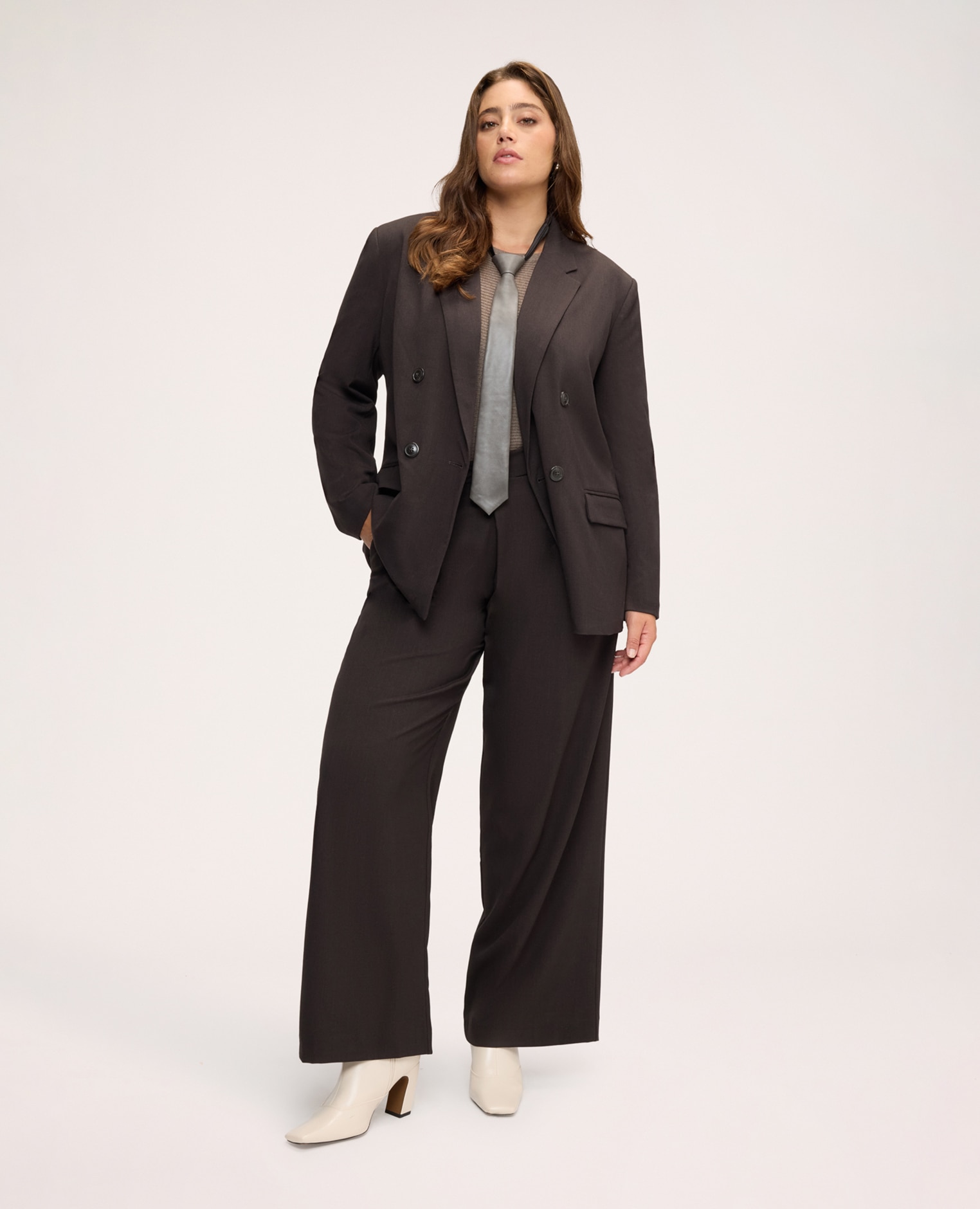 Blazer de mujer cruzada estructurada bolsillos con solapa y bolsillo de ojal en el pecho mangas largas - Fiorella Rubino - Marrón Marrón-3