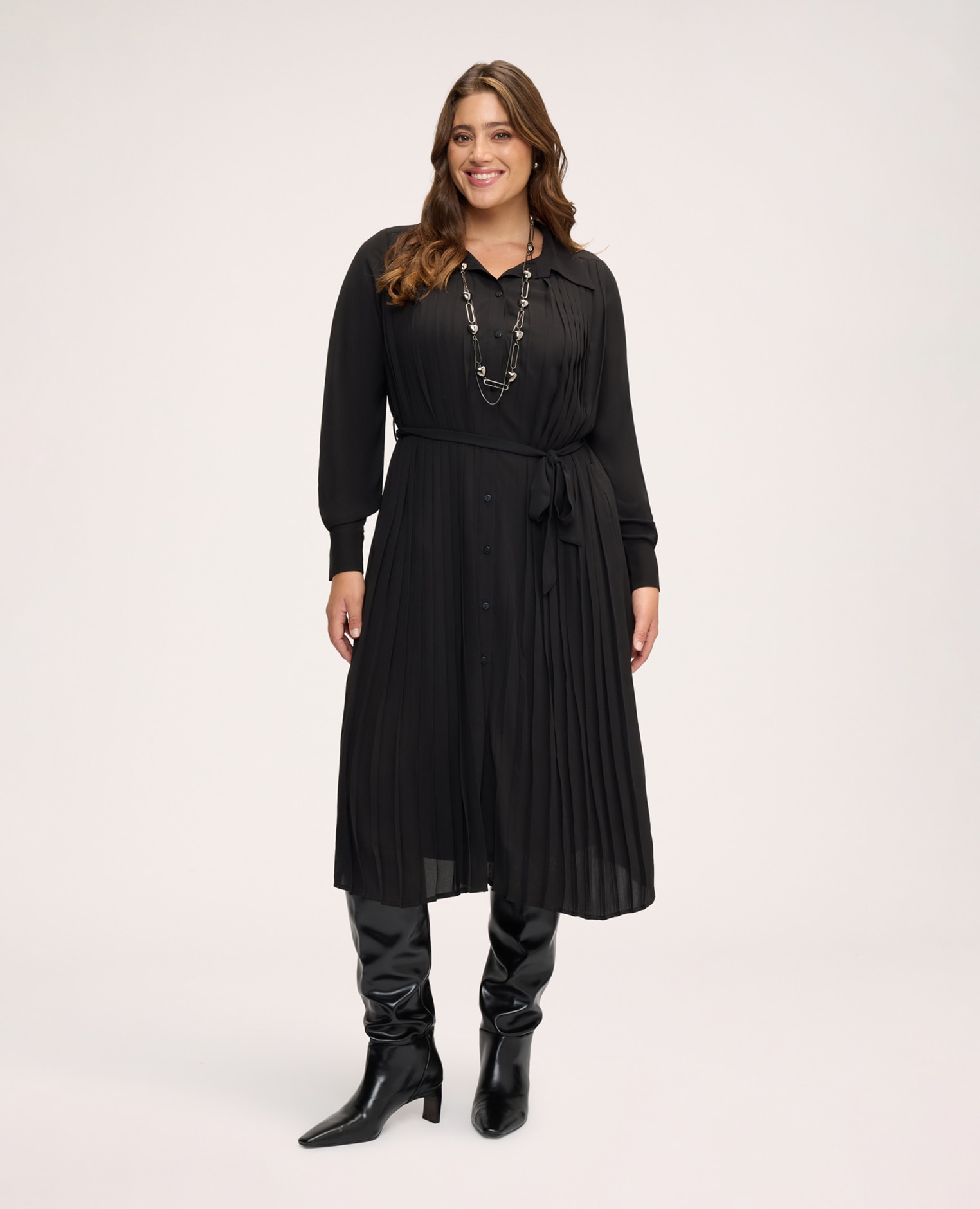Vestido largo camisero plisado en georgette manga larga con puño - Fiorella Rubino - Negro Negro-1