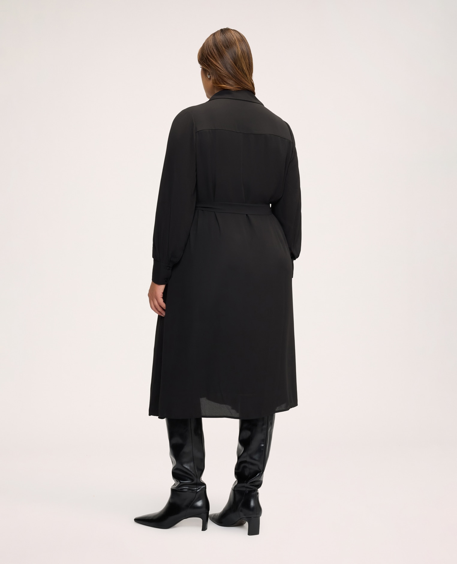 Vestido largo camisero plisado en georgette manga larga con puño - Fiorella Rubino - Negro Negro-2