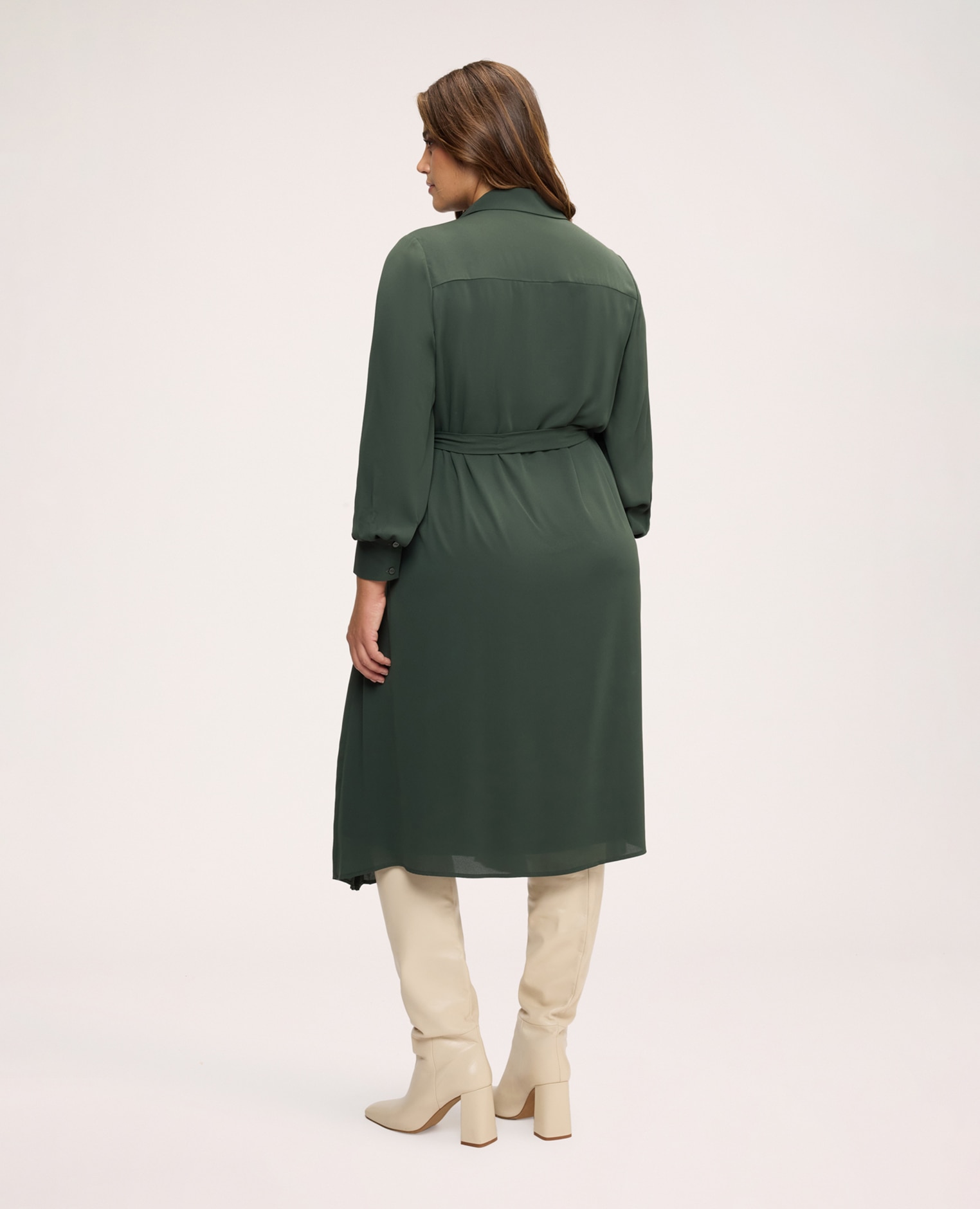 Vestido largo camisero plisado en georgette manga larga con puño - Fiorella Rubino - Verde militar Verde militar-2