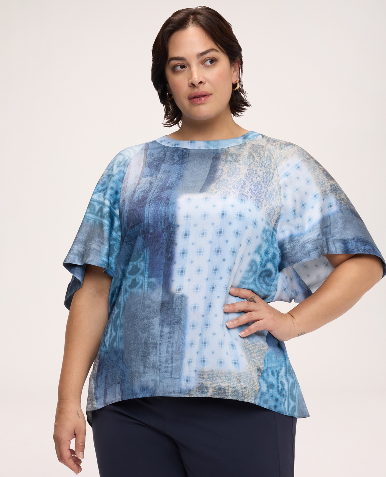 Blusa de mujer de viscosa con estampado patchwork muselina con estampado patchwork - Fiorella Rubino - Azul Azul-1