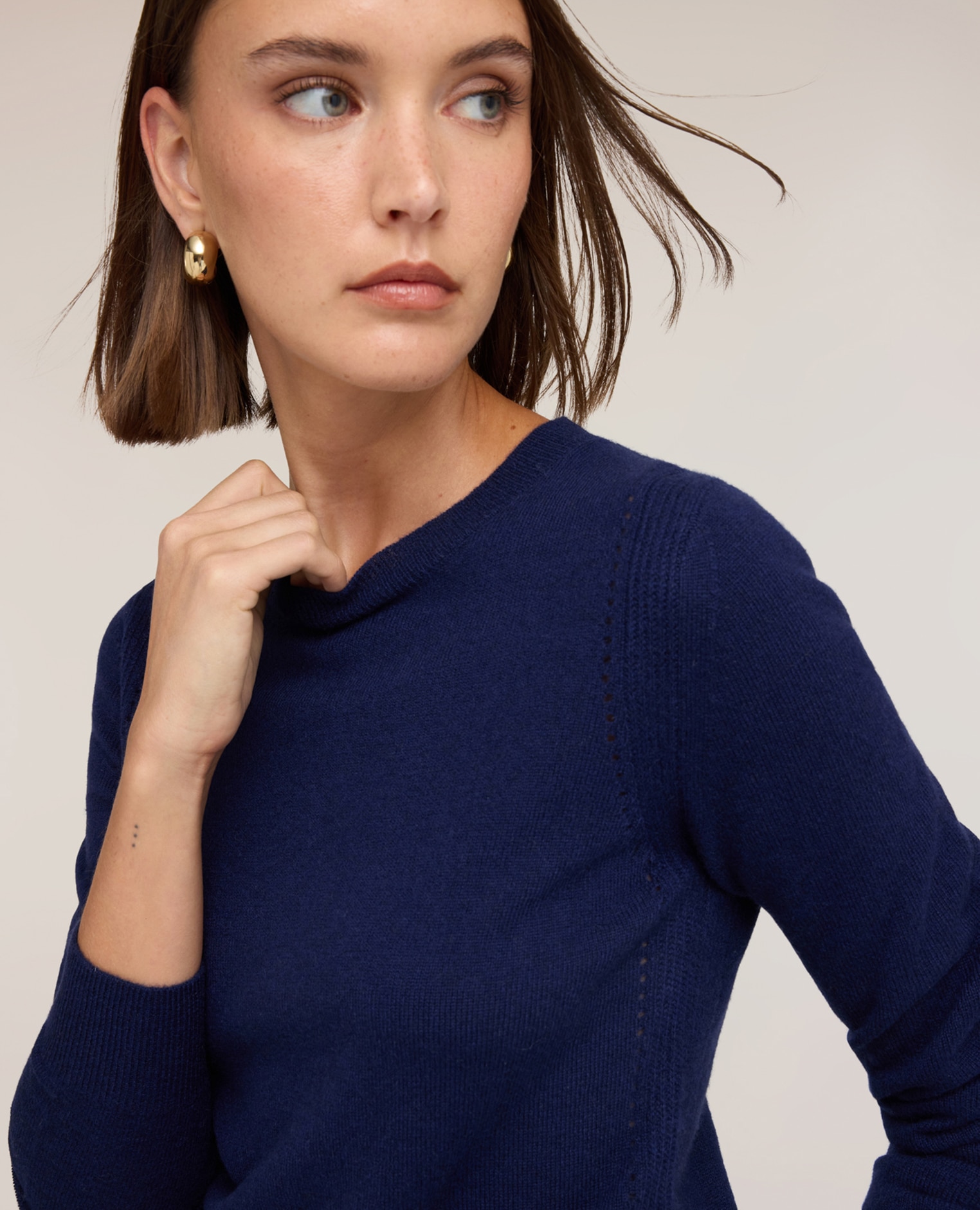 Jersey de mujer de cuello redondo en cashmere grueso ajuste regular longitud media - Motivi - Azul Azul-4