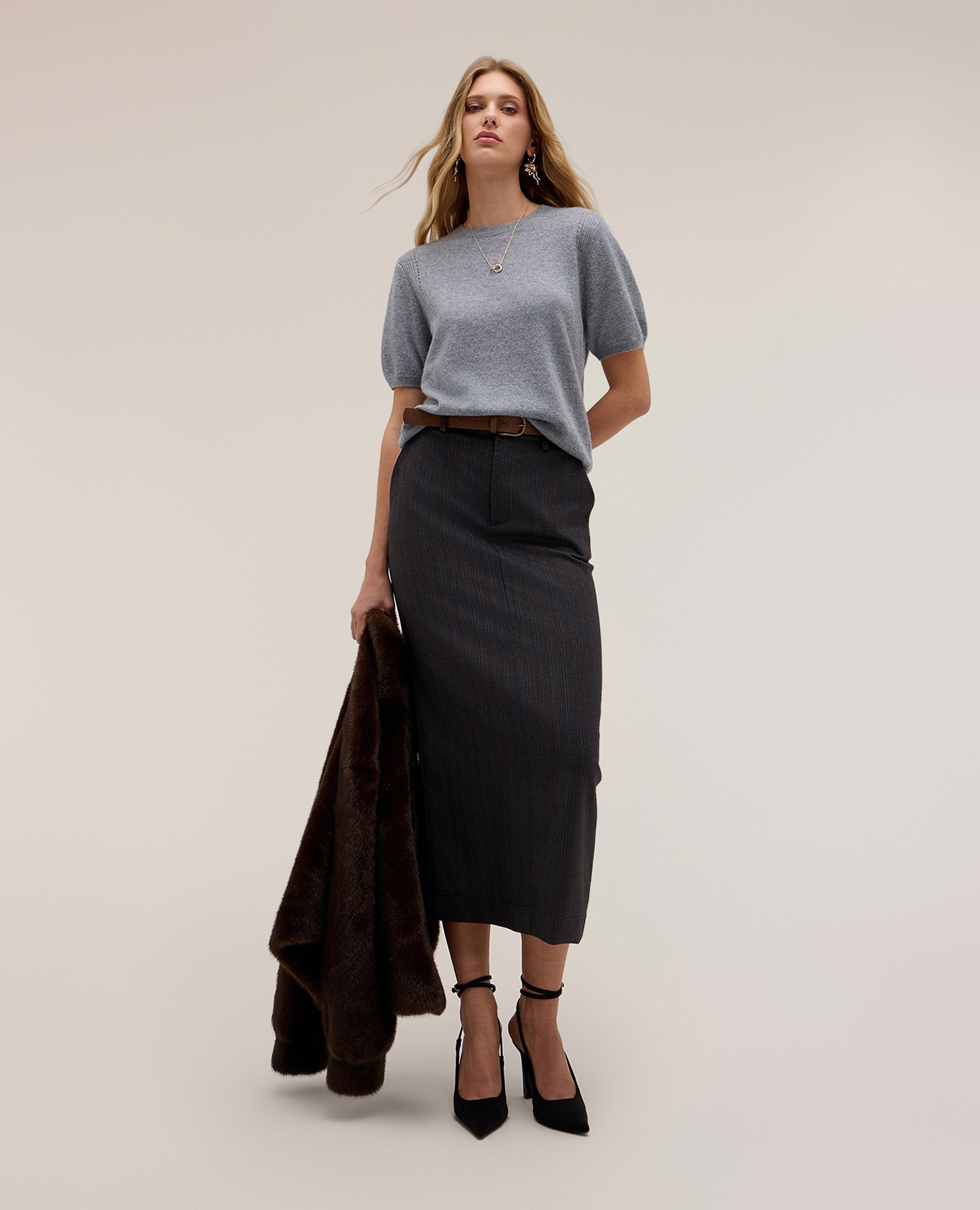 Jersey de mujer de cachemira con detalle de calado cuello redondo mangas cortas - Motivi - Gris Gris-3