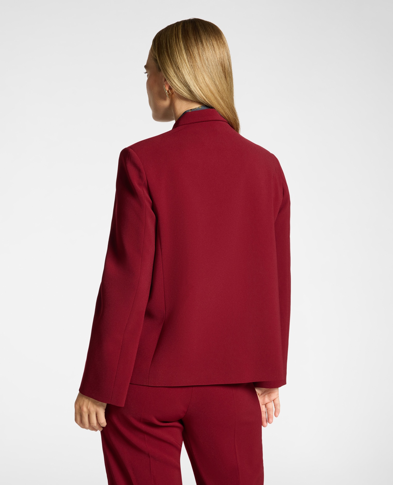 Imagen 2 de Chaqueta de mujer de crepé con botón joya ajuste boxy de longitud media - Elena Miró - Burdeos Burdeos
