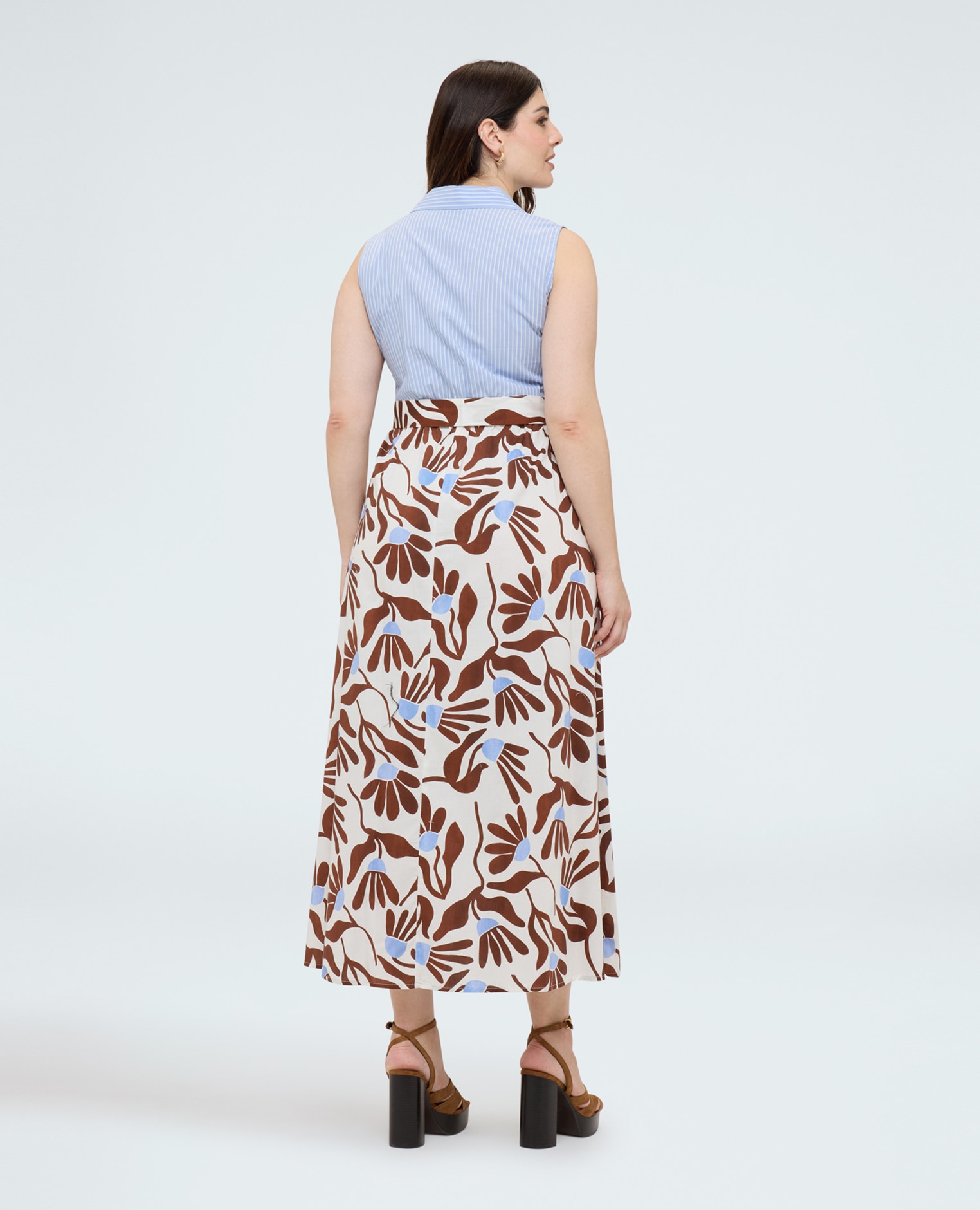 Vestido camisero sin mangas con estampado cinturón coordinado para anudar en la cintura - Fiorella Rubino - Azul claro Azul claro-2