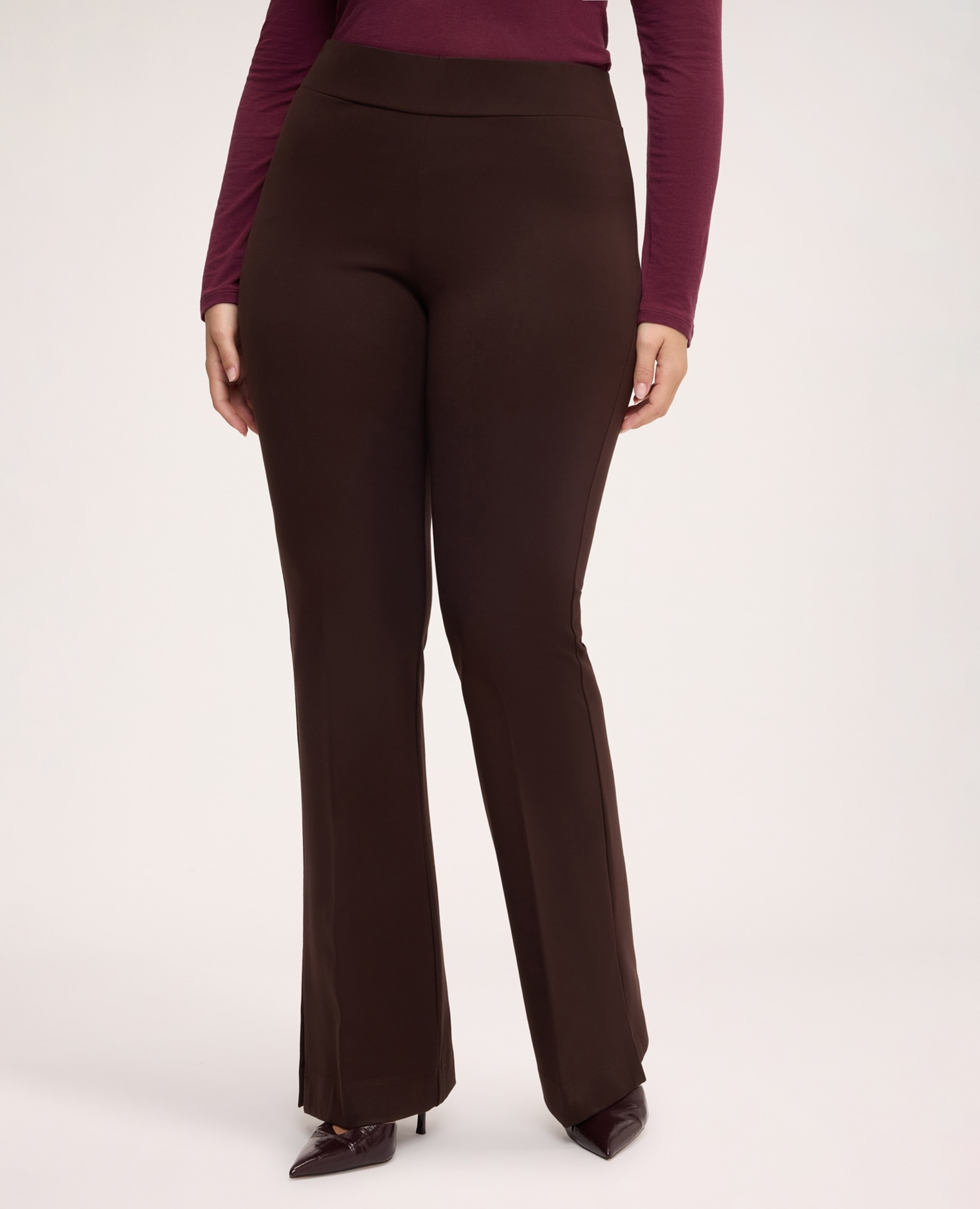 Imagen 3 de Pantalones de mujer acampanados en punto milano ajuste y diseño para el máximo confort - Fiorella Rubino - Marrón Marrón