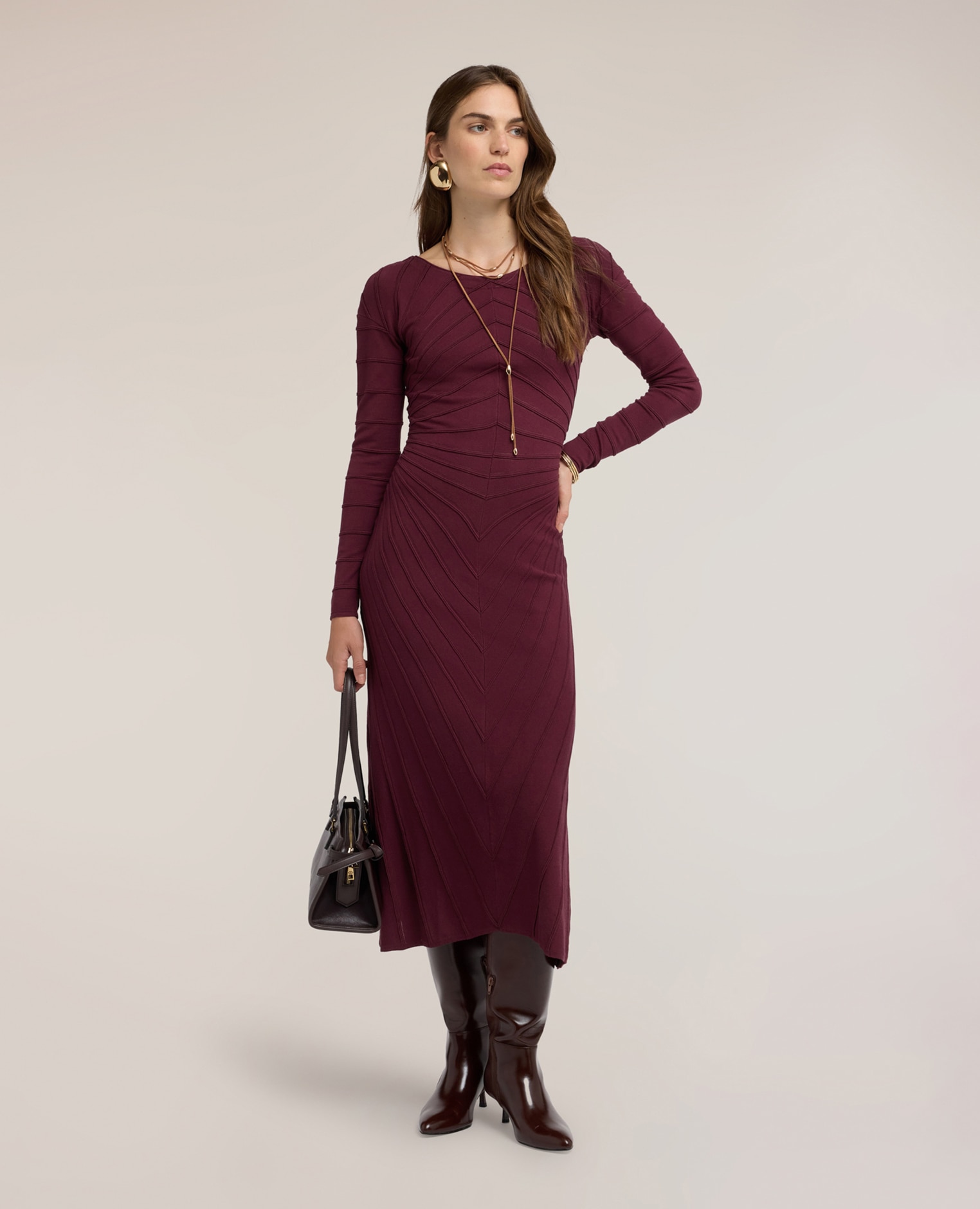 Vestido tubo de punto fino con textura en relieve largo midi con bajo acampanado - Motivi - Burdeos Burdeos-1