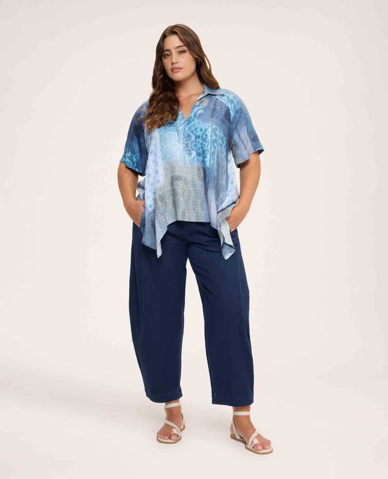 Blusa de mujer con estampado bandana difuminado muselina ligera - Fiorella Rubino - Azul Azul-3