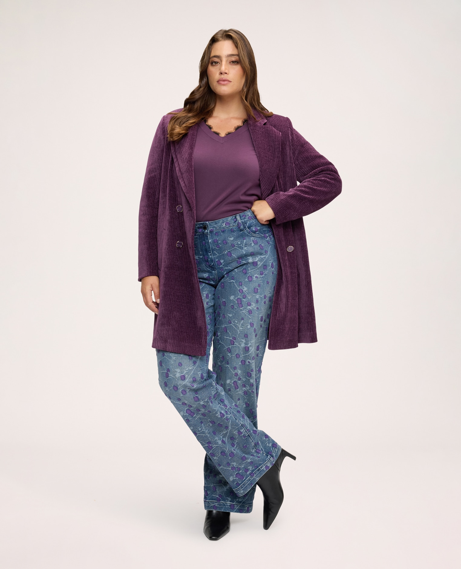 Imagen 0 de Jeans de mujer rectos con bordados jacquard cierre con botón y cremallera Azul