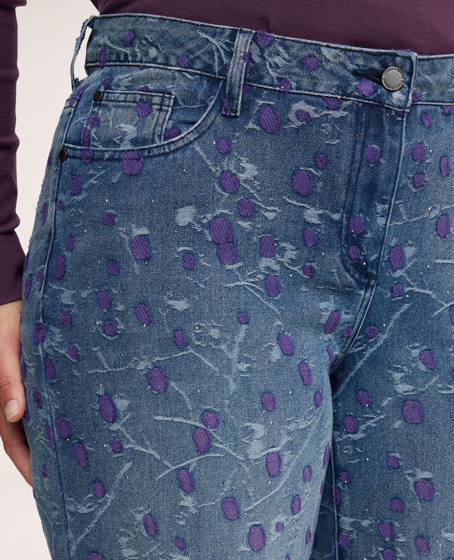 Jeans de mujer rectos con bordados jacquard cierre con botón y cremallera - Fiorella Rubino - Azul Azul-4