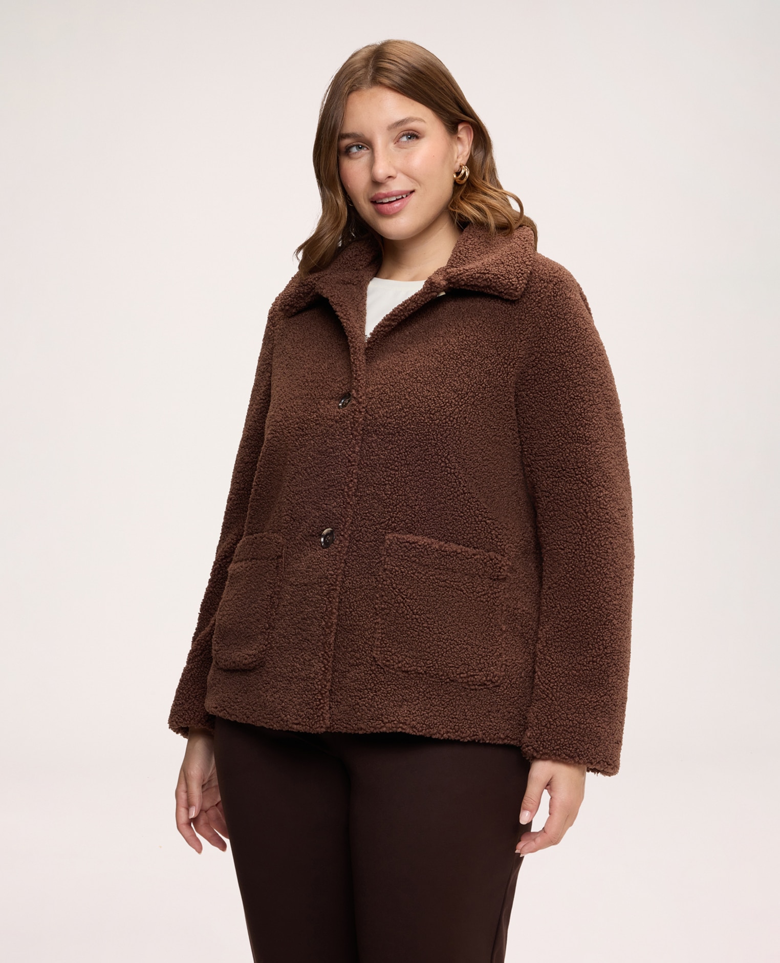 Imagen 1 de Chaqueta de mujer efecto teddy con cuello camisero mangas largas y bolsillos aplicados en el delantero - Fiorella Rubino - Marrón Marrón