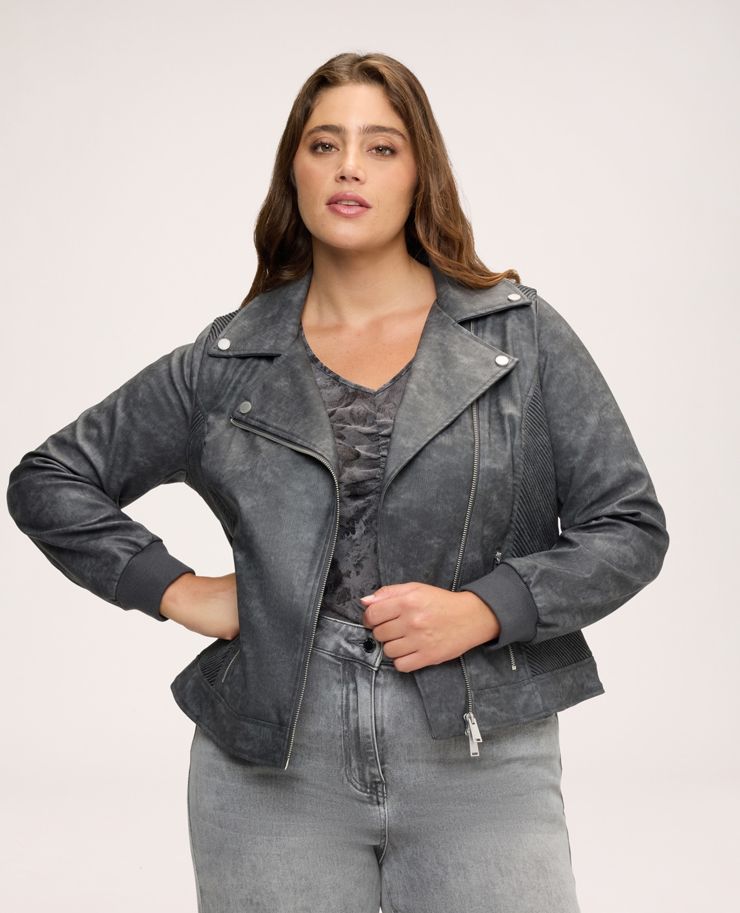 Chaqueta de mujer biker con puños de punto elástico bolsillos verticales cerrados con cremallera e insertos acolchados en las mangas - Fiorella Rubino - Gris Gris-1