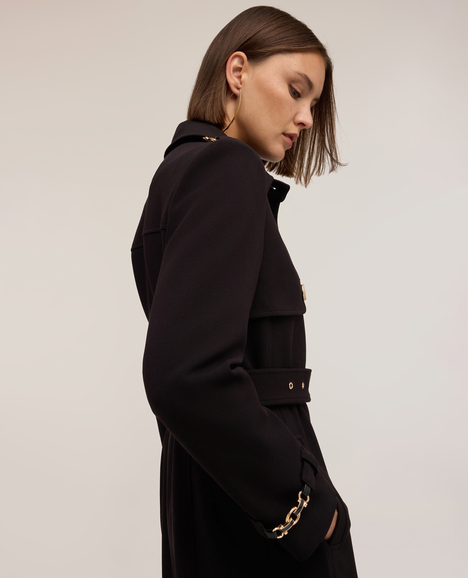 Trench de mujer con cinturón mezcla viscosa ajuste regular cierre de botonadura simple con botones a la vista y cuello clásico - Motivi - Negro Negro-4
