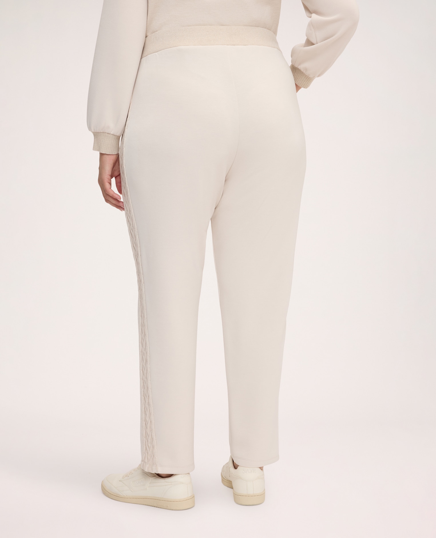 Imagen 2 de Jogger de mujer de mezcla de modal con cordón ajustable ajuste y diseño para la máxima comodidad gracias a la cintura elástica - Fiorella Rubino - Blanco Blanco