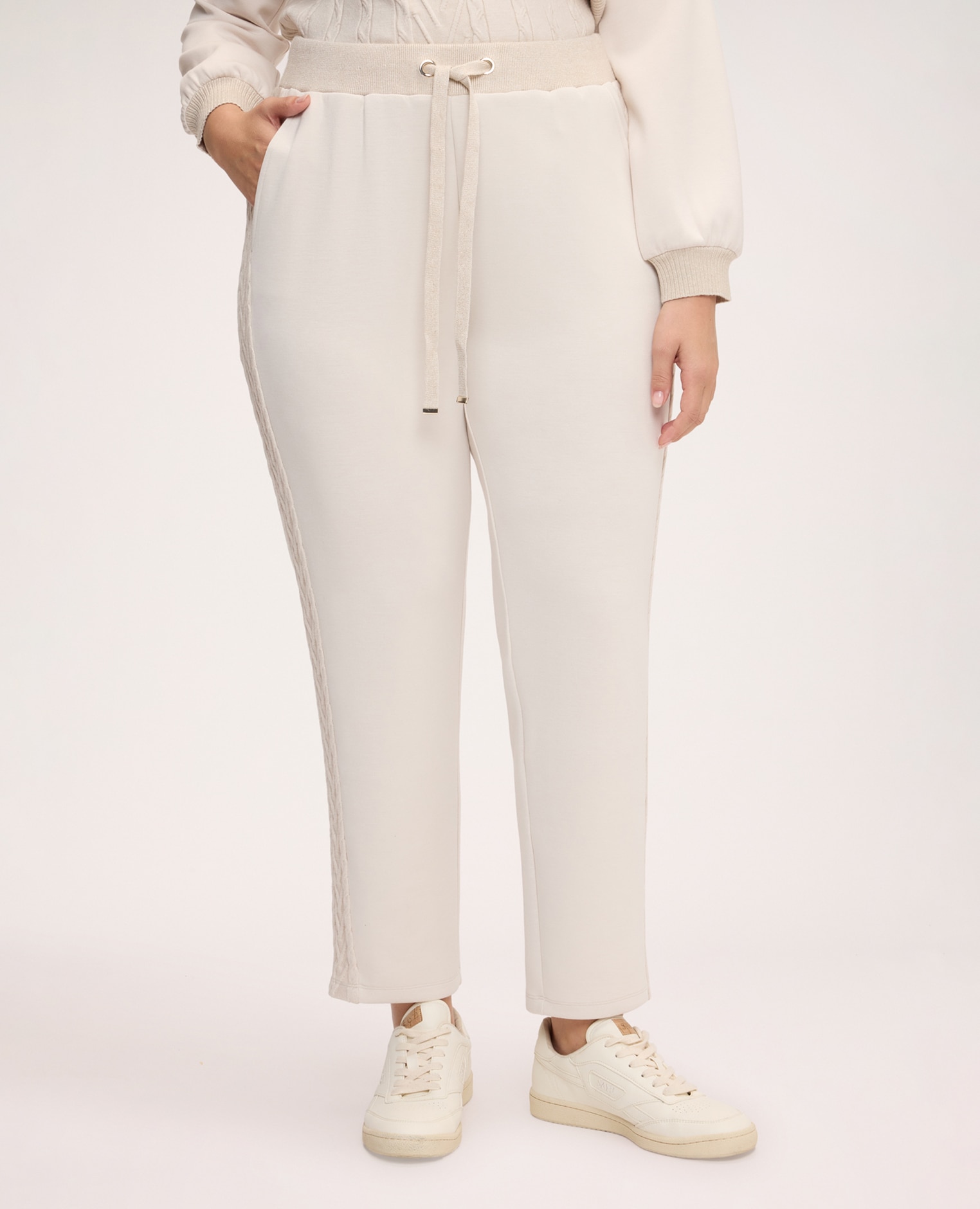 Imagen 3 de Jogger de mujer de mezcla de modal con cordón ajustable ajuste y diseño para la máxima comodidad gracias a la cintura elástica - Fiorella Rubino - Blanco Blanco