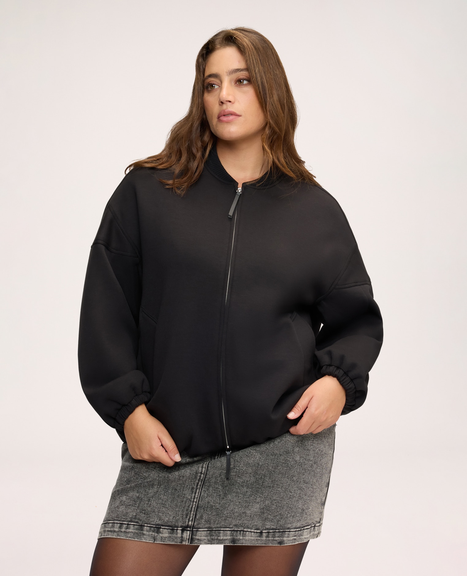 Chaquetón de mujer en scuba con cuello de canalé puños elásticos y bolsillos verticales aplicados - Fiorella Rubino - Negro Negro-1