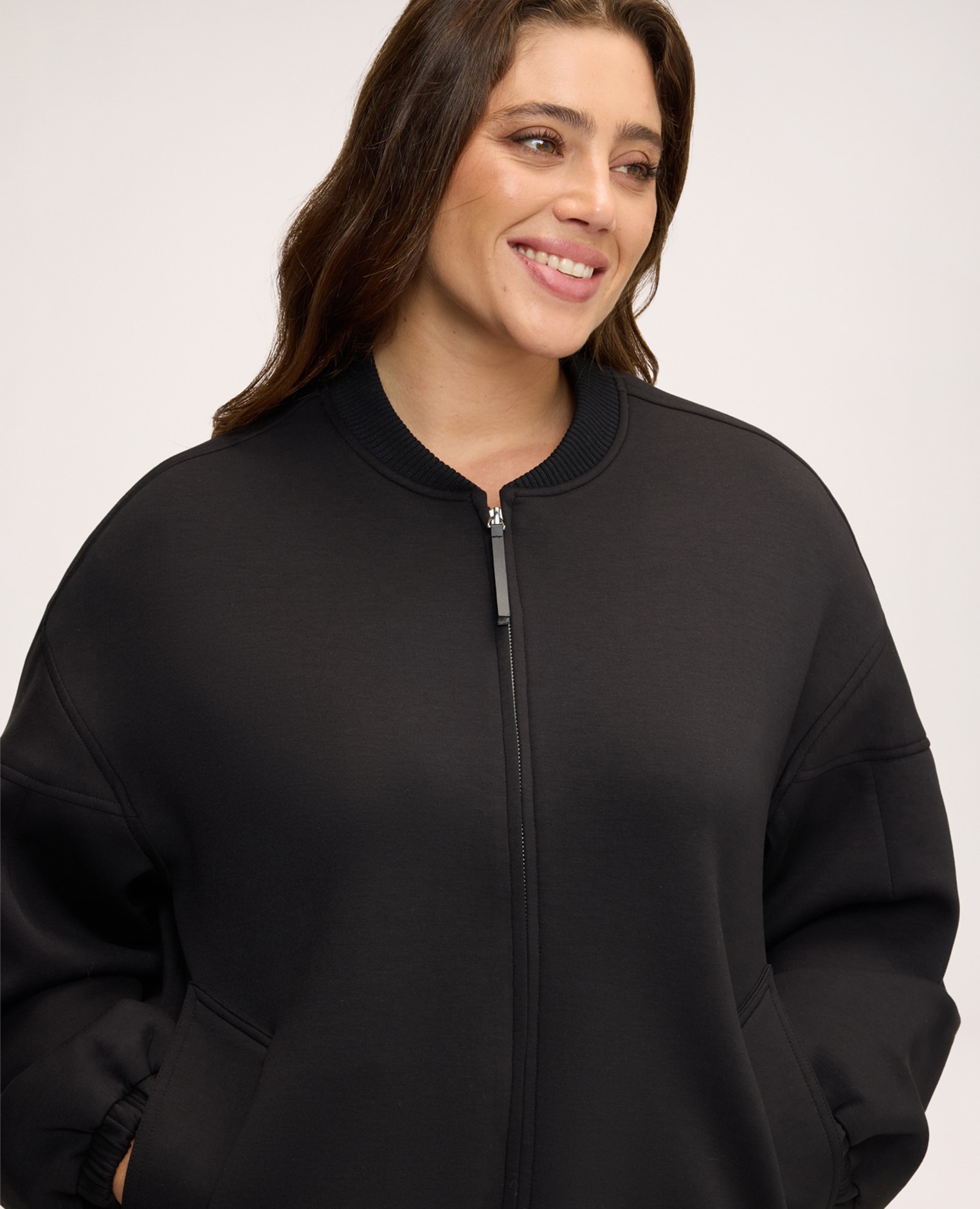 Chaquetón de mujer en scuba con cuello de canalé puños elásticos y bolsillos verticales aplicados - Fiorella Rubino - Negro Negro-4