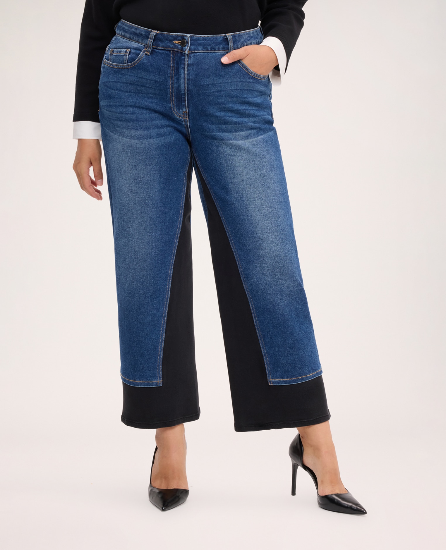 Jeans de mujer cropped con detalle bicolor versátiles y fáciles de combinar para crear muchos looks - Fiorella Rubino - Azul Azul-3