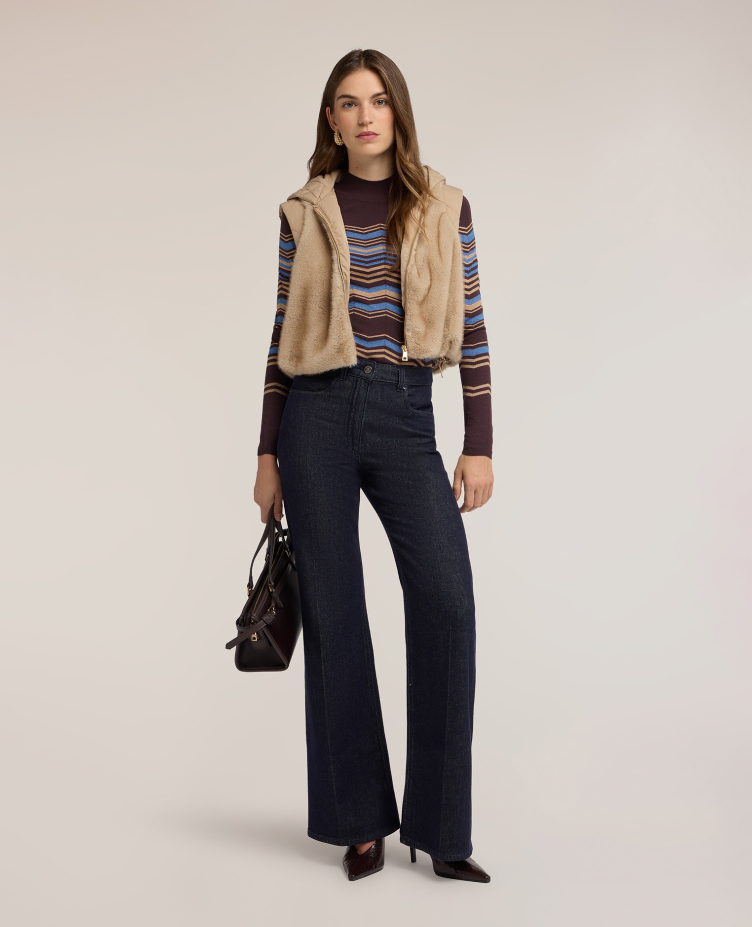Chaleco de mujer con capucha e insertos acolchados escote con capucha y cierre de cremallera - Motivi - Beige Beige-3