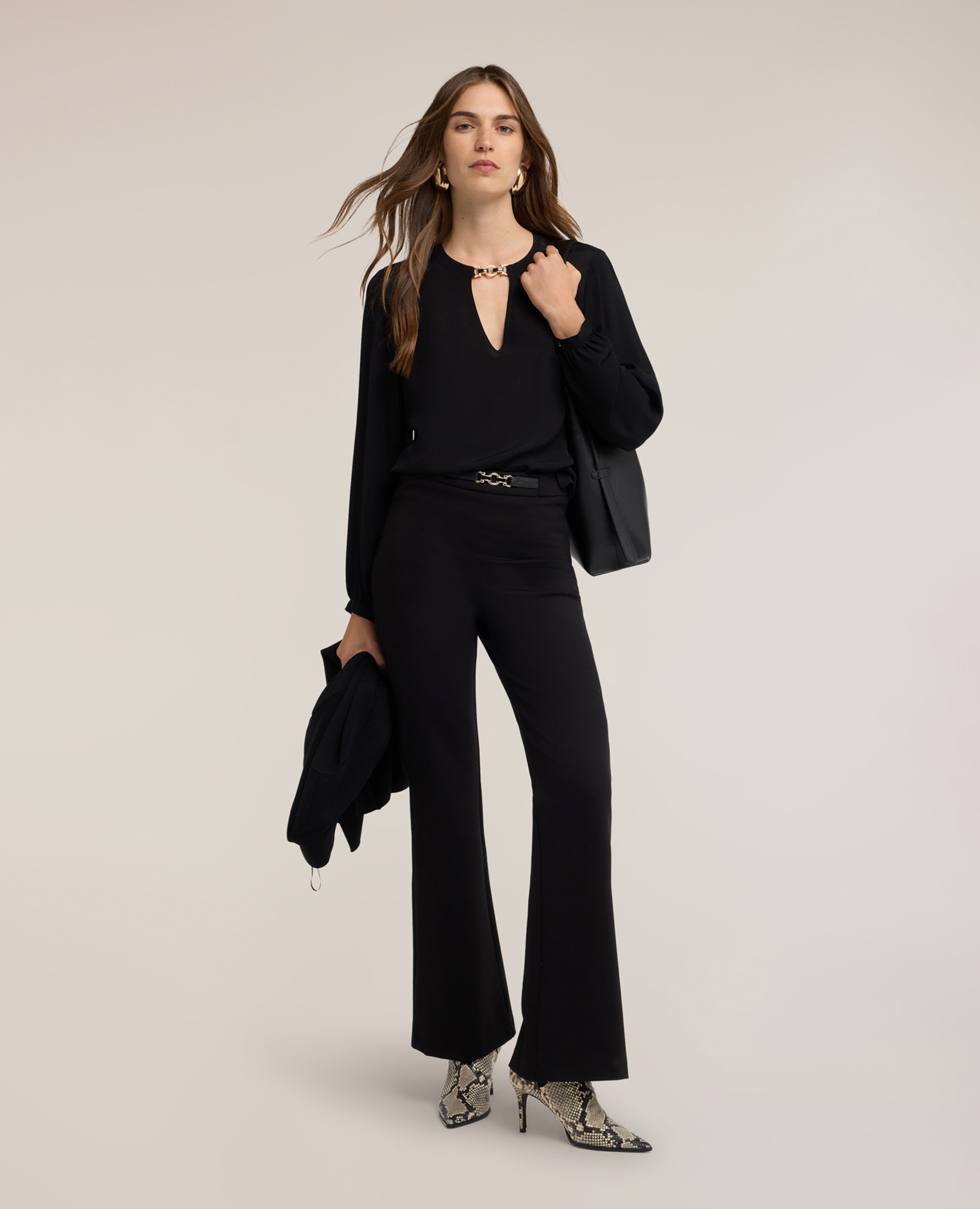 Pantalones de mujer flare en punto milano con cinturón ajuste acampanado cierre lateral con cremallera - Motivi - Negro Negro-1