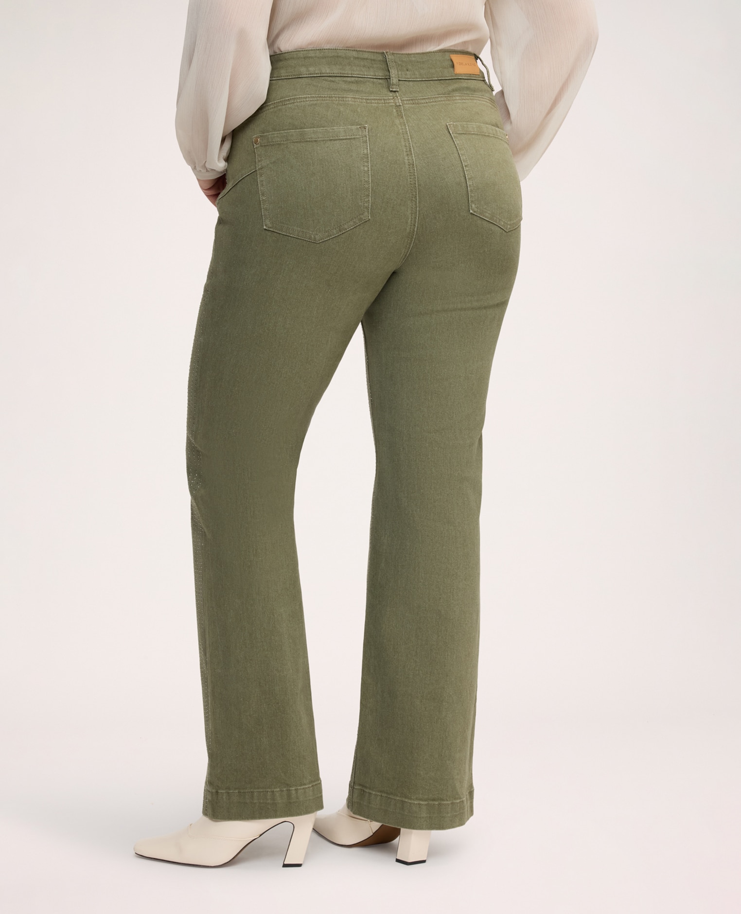 Pantalones de mujer flare de denim con aplicaciones ajuste y diseño para el máximo confort - Fiorella Rubino - Verde Verde-2