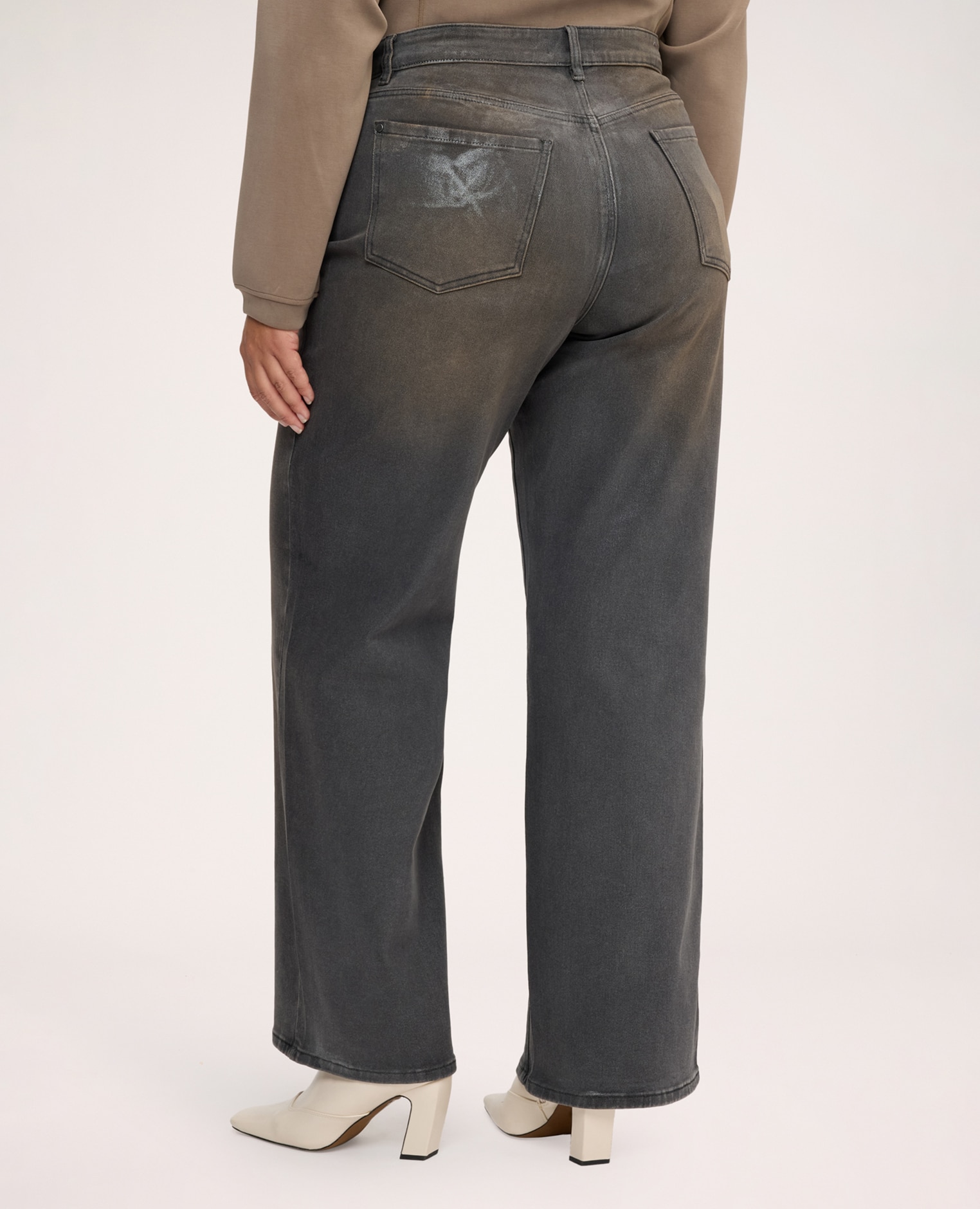 Jeans de mujer rectos con efecto laminado cinco bolsillos y ajuste cómodo en toda la longitud de la pierna - Fiorella Rubino - Gris Gris-2