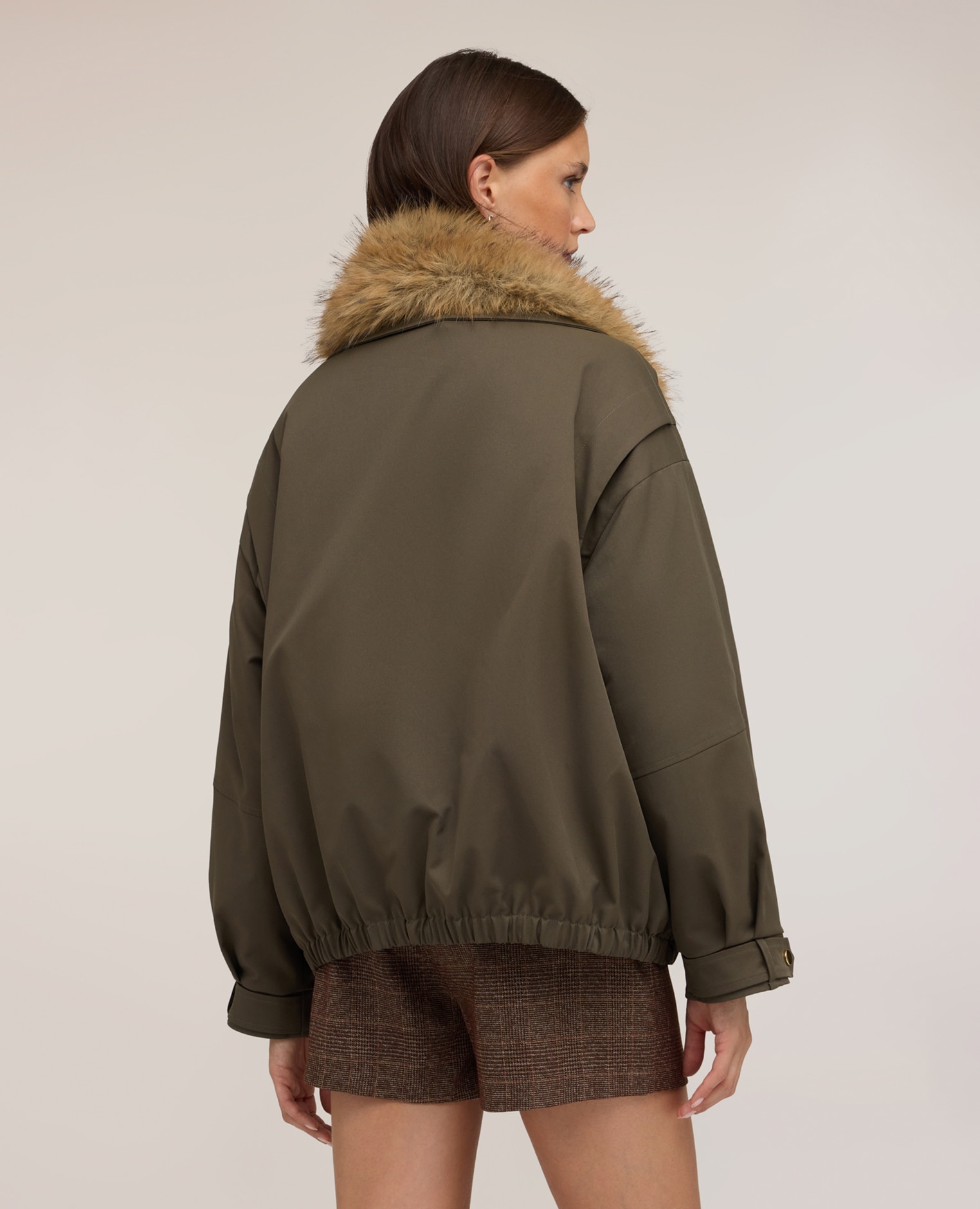 Chaquetón de mujer oversize con cuello ajuste over cierre frontal con botones y cremallera - Motivi - Verde militar Verde militar-2