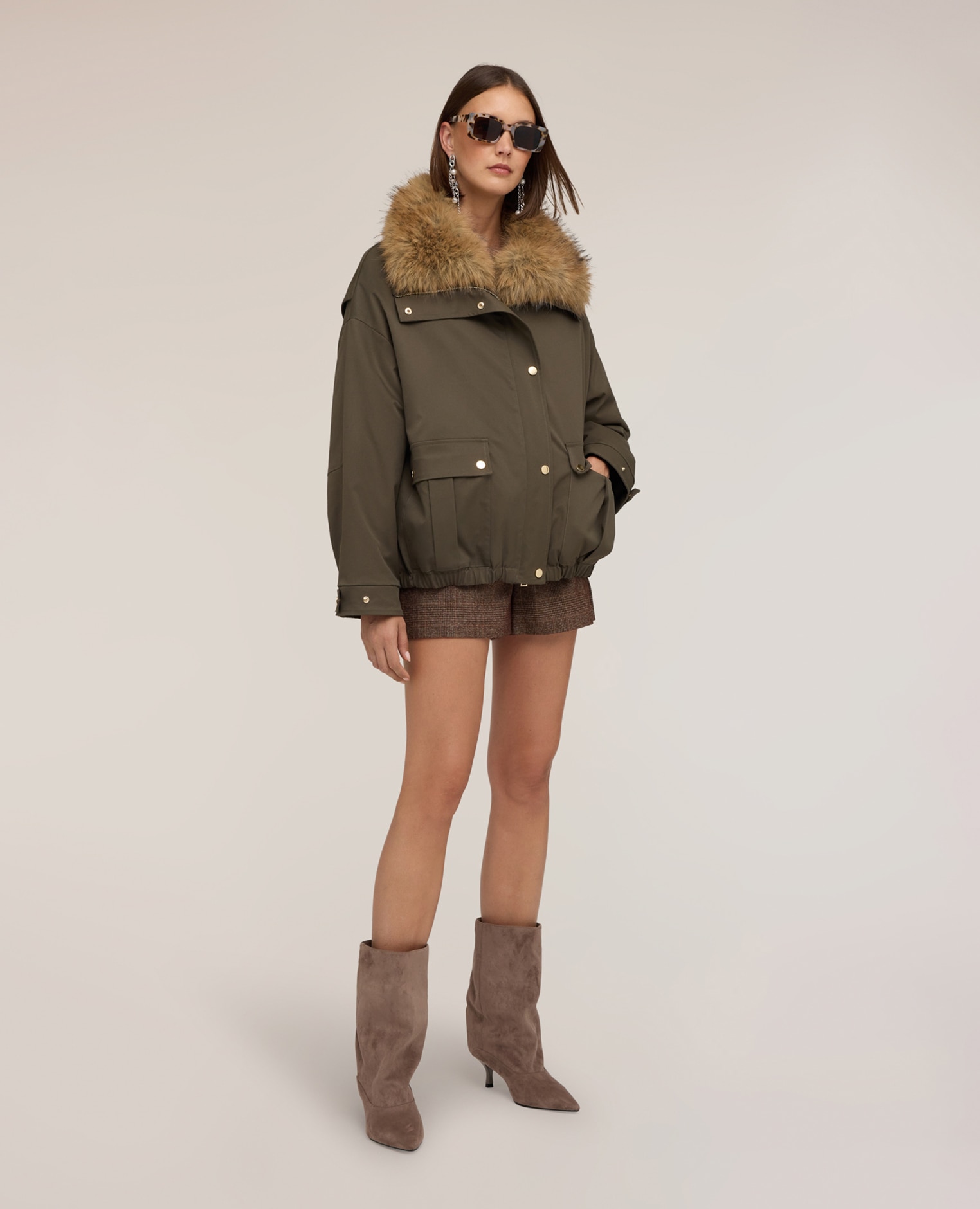 Chaquetón de mujer oversize con cuello ajuste over cierre frontal con botones y cremallera - Motivi - Verde militar Verde militar-3