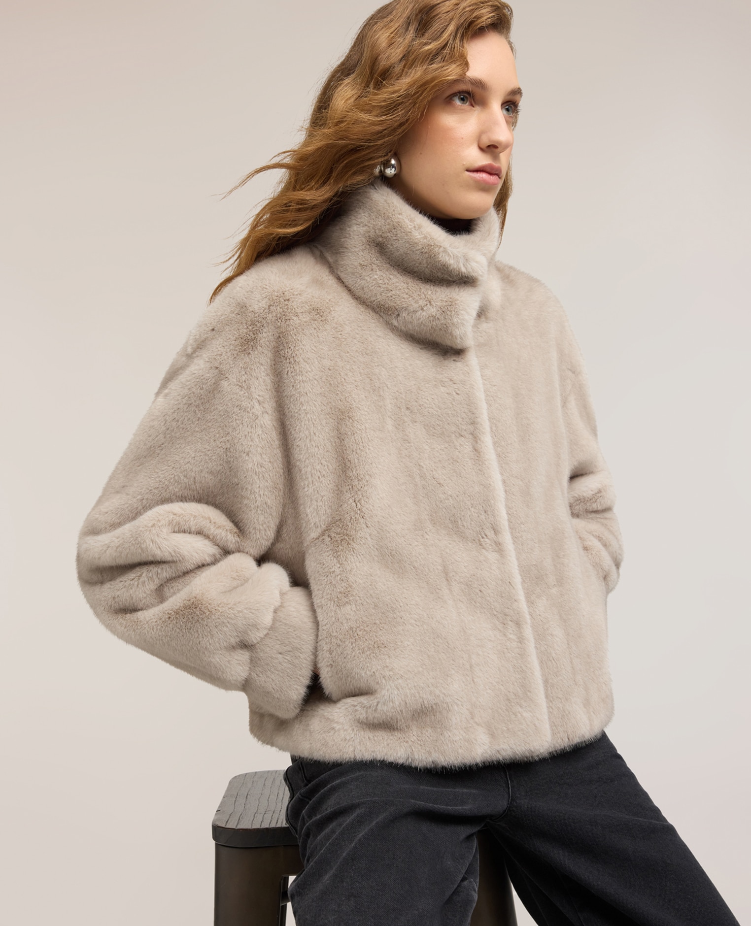 Imagen 4 de Chaqueta de mujer de invierno con cuello alto corte regular cierre con botones de presión ocultos - Motivi - Gris Gris