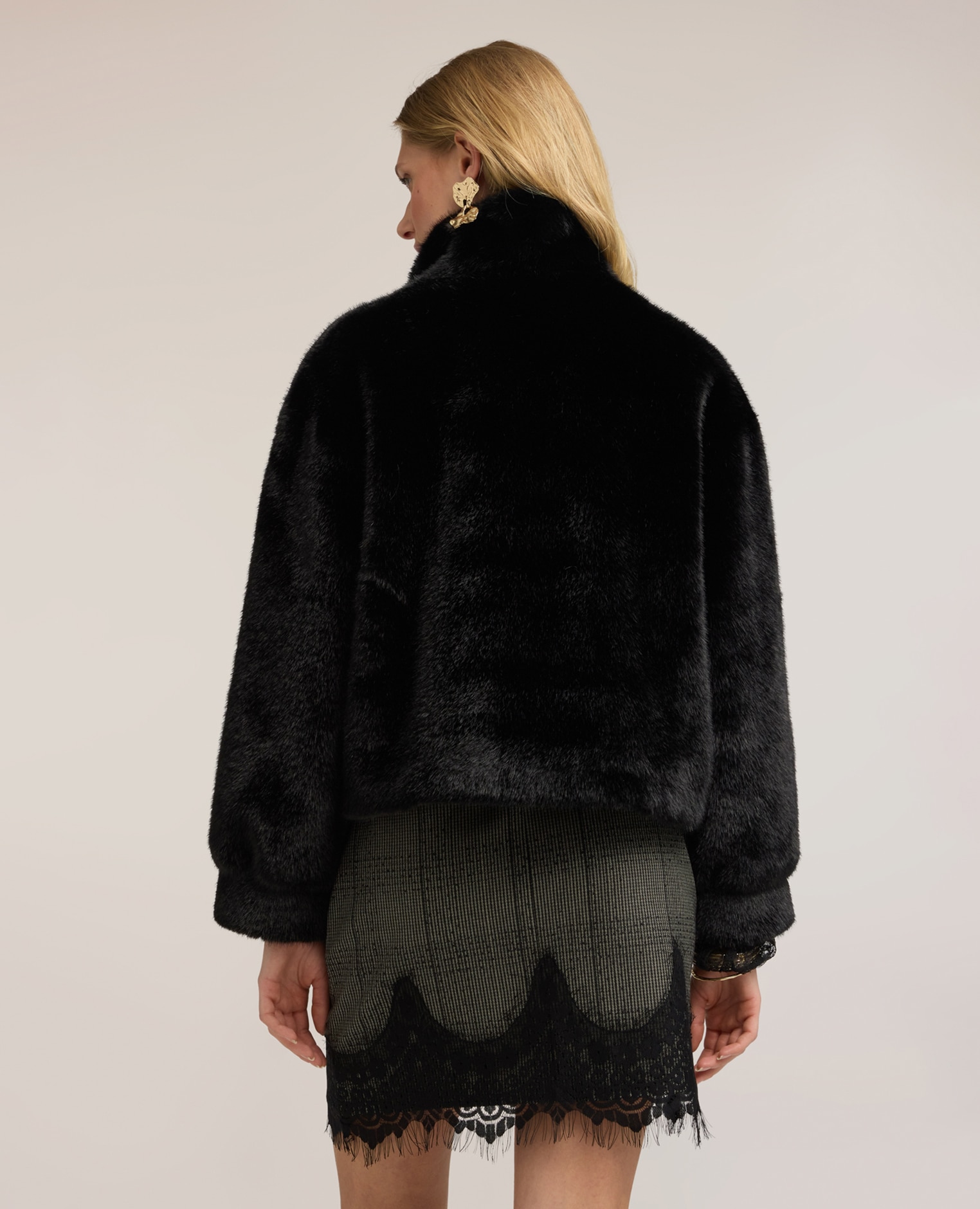 Imagen 2 de Chaqueta de mujer de invierno con cuello alto corte regular cierre con botones de presión ocultos - Motivi - Negro Negro