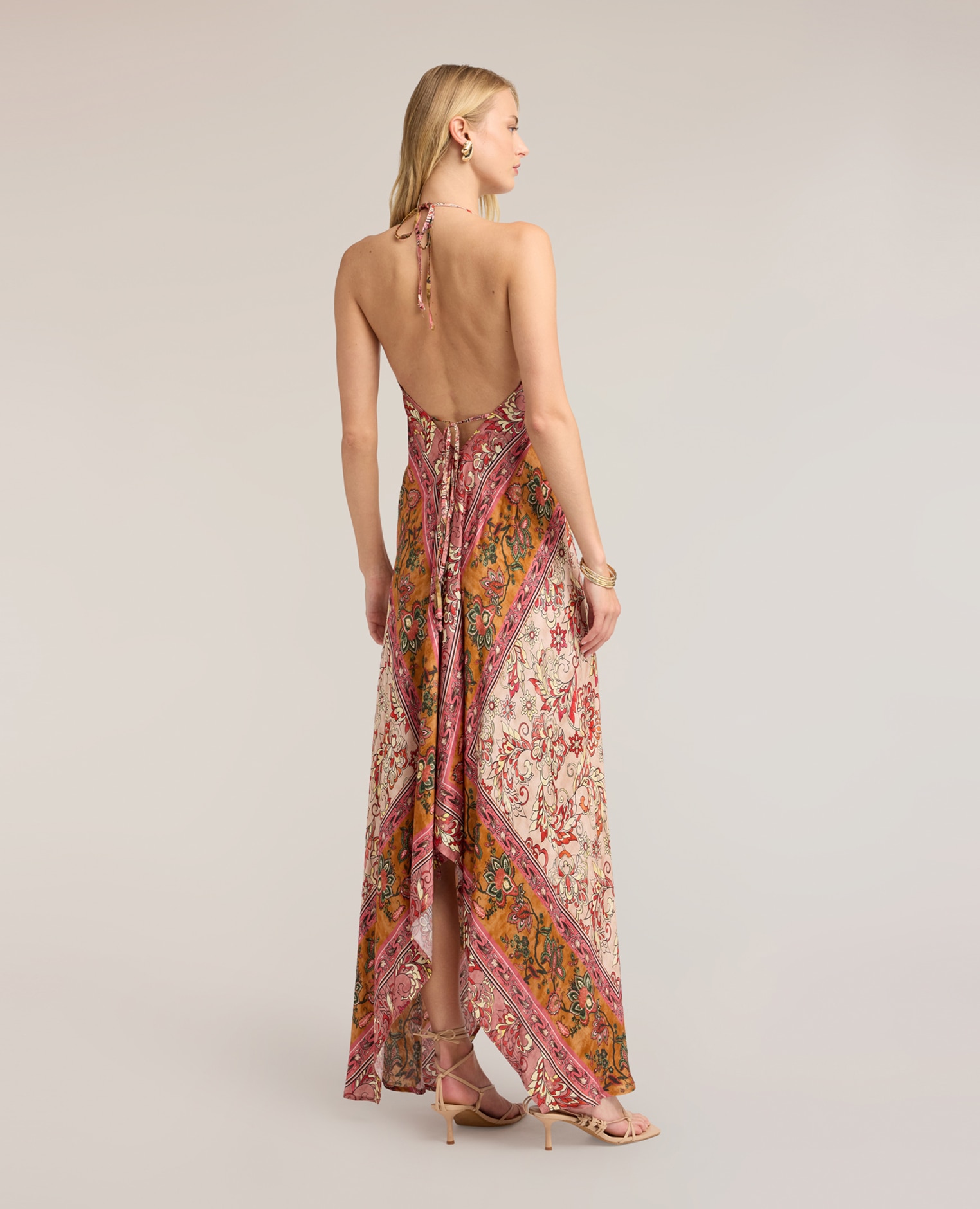 Vestido largo de satén con estampado longitud maxi con falda amplia y bajo asimétrico tipo pañuelo cinturón en la cintura con cordón a juego - Motivi - Rosa Rosa-2