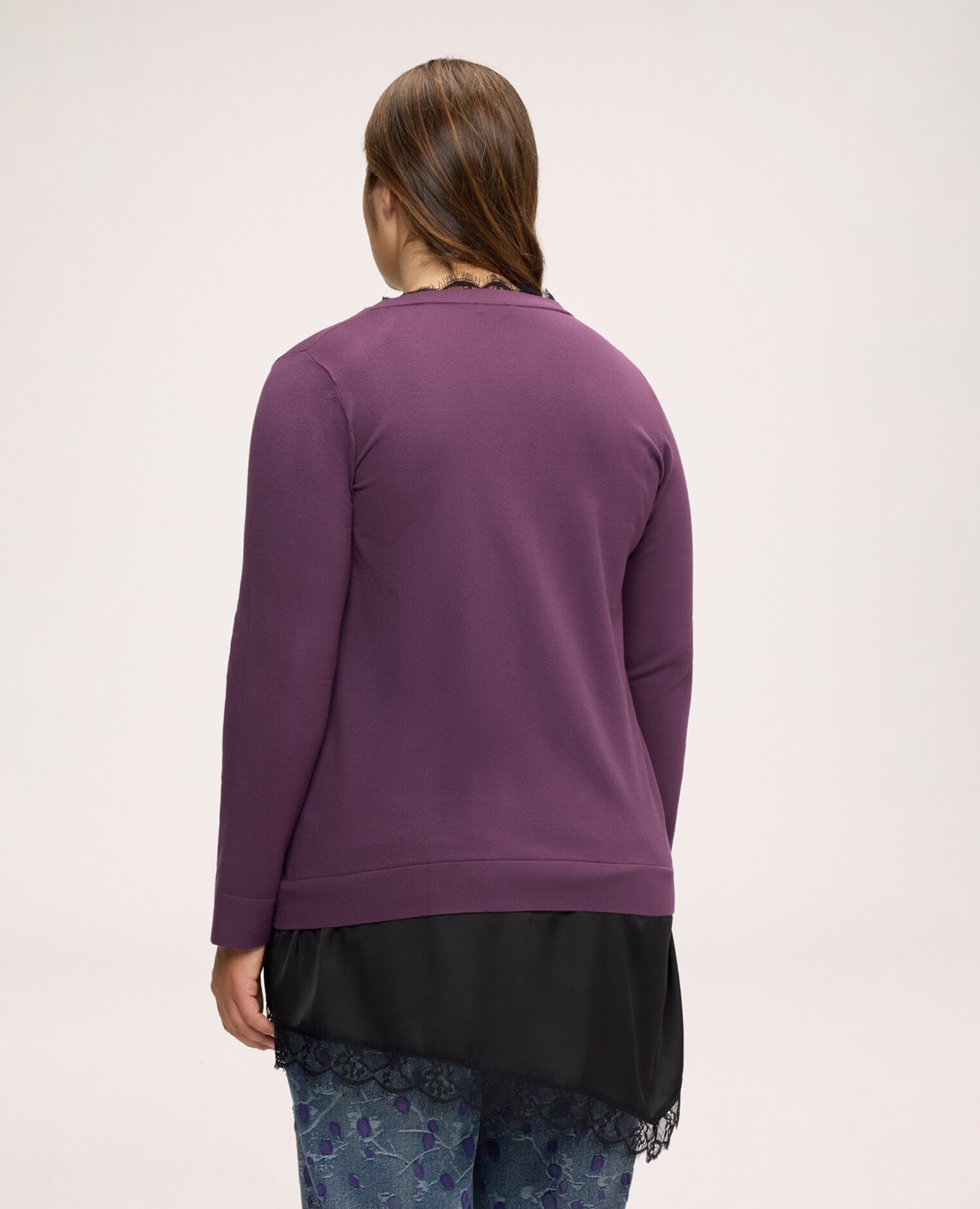 Jersey de mujer con volante de encaje de contraste bajo asimétrico con volante de encaje mangas largas caídas - Fiorella Rubino - Morado Morado-2