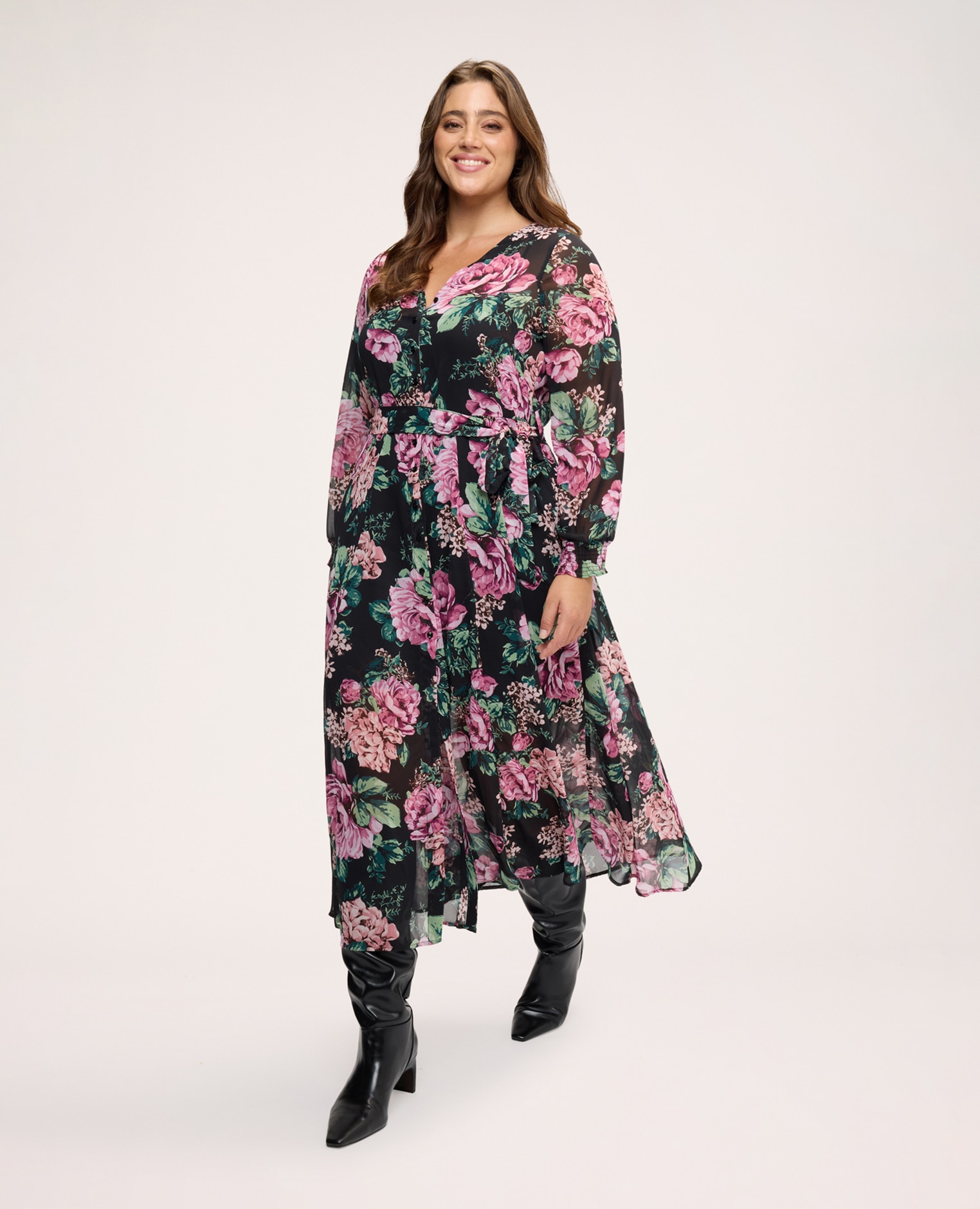 Vestido largo con estampado floral manga larga con puño fruncido y lazo para atar en la cintura - Fiorella Rubino - Negro Negro-1