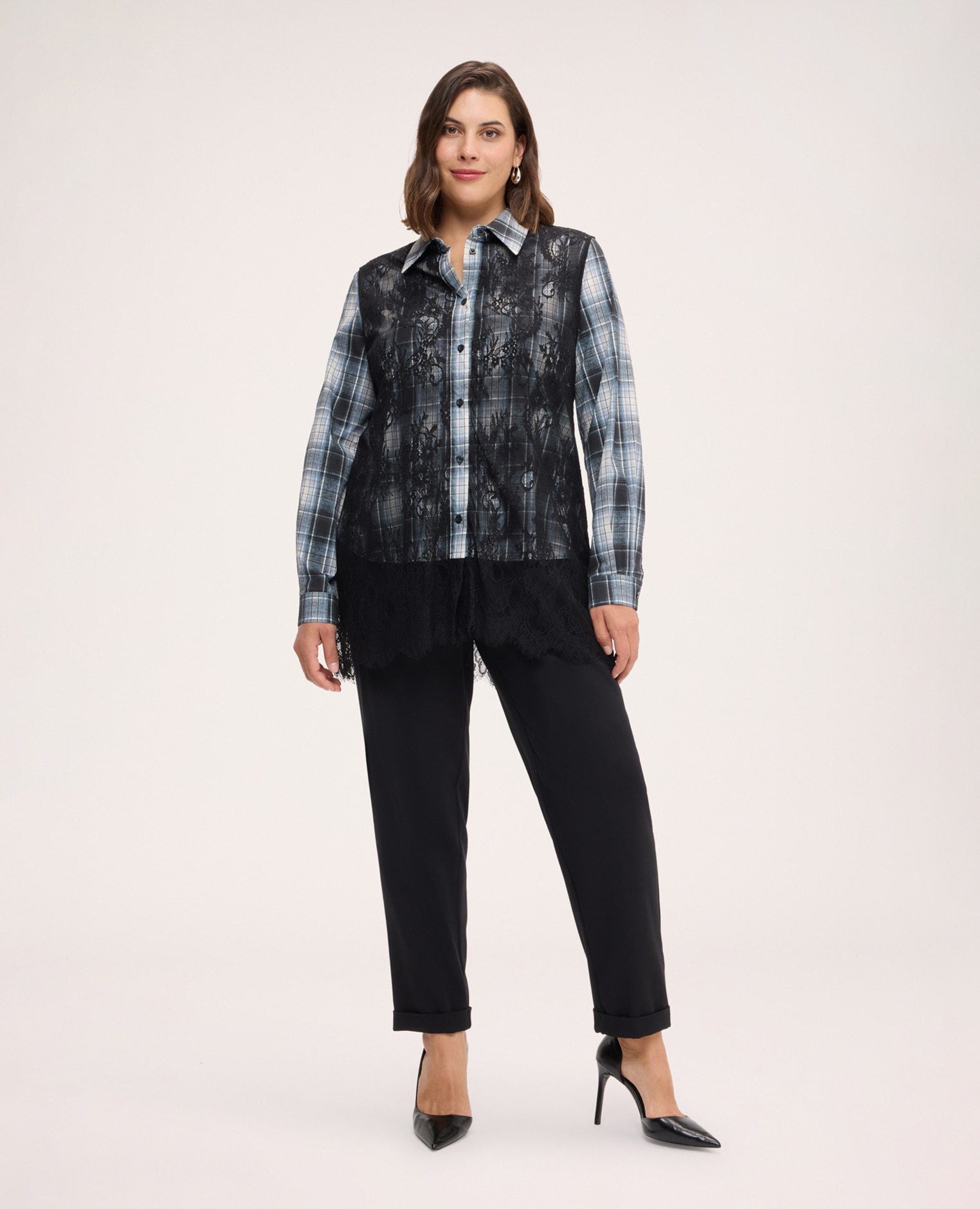 Camisa de mujer de cuadros con detalles de encaje floral encaje floral aplicado delante y detrás - Fiorella Rubino - Negro Negro-3