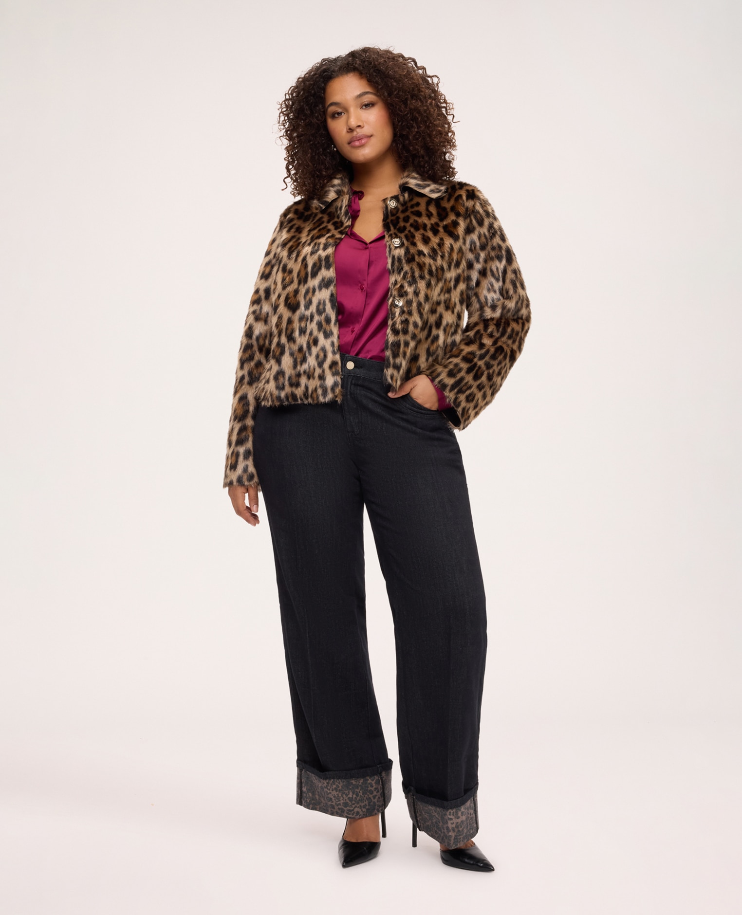 Imagen 3 de Chaqueta de mujer corta de peluche animal print forro interior cierre con botones - Fiorella Rubino - Marrón Marrón