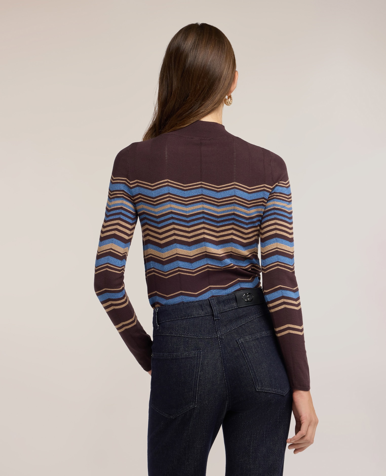 Jersey de mujer de cuello alto en viscosa con estampado de zigzag ajuste entallado largo medio - Motivi - Marrón Marrón-2