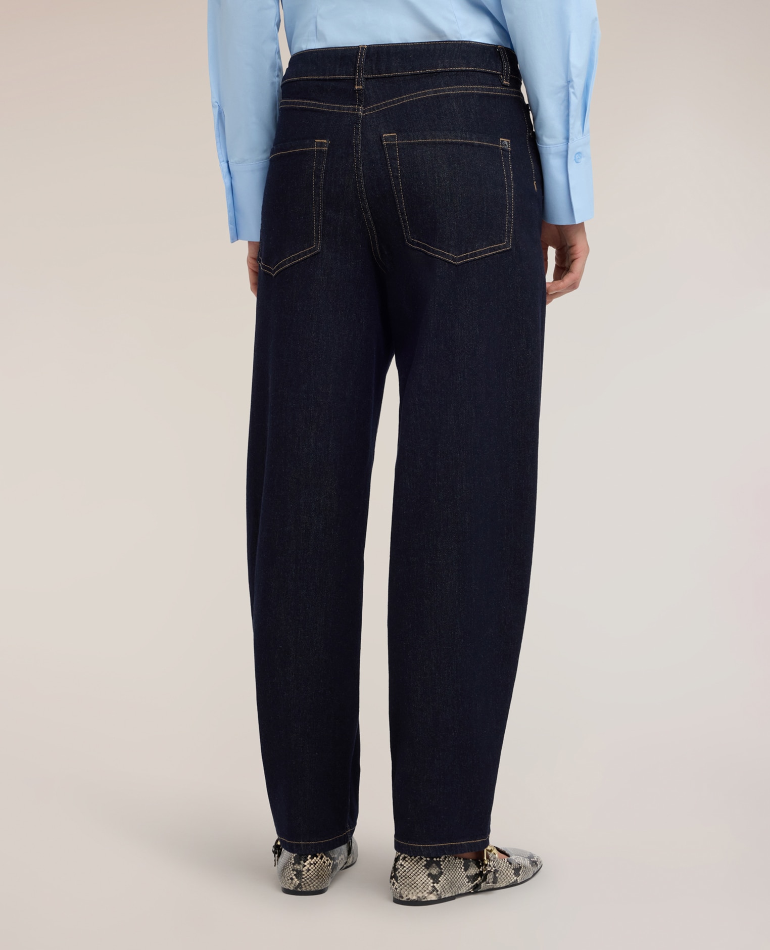 Jeans de mujer barrel fit lavado rinse talle alto con cierre de botón y cremallera - Motivi - Azul Azul-2
