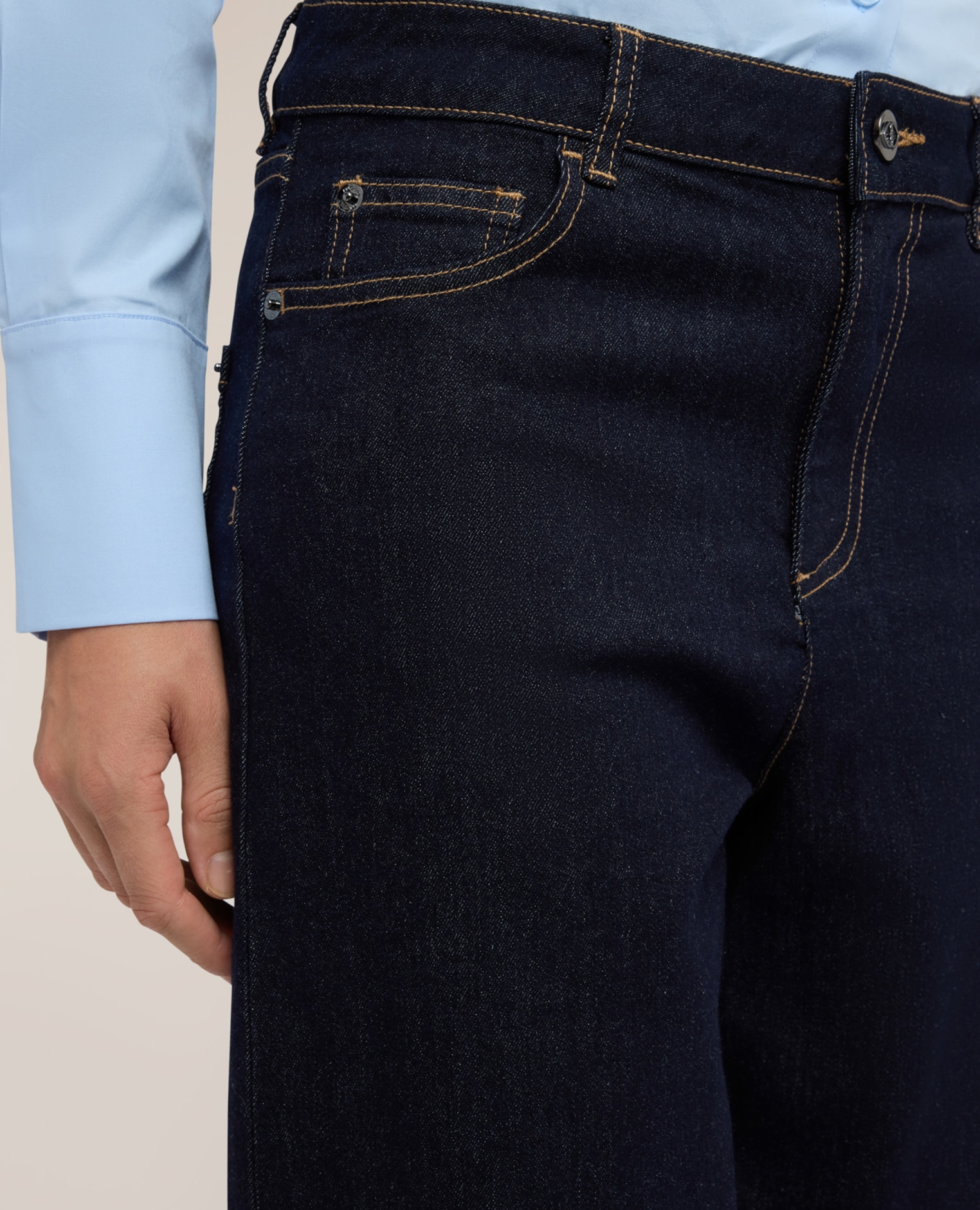 Jeans de mujer barrel fit lavado rinse talle alto con cierre de botón y cremallera - Motivi - Azul Azul-4