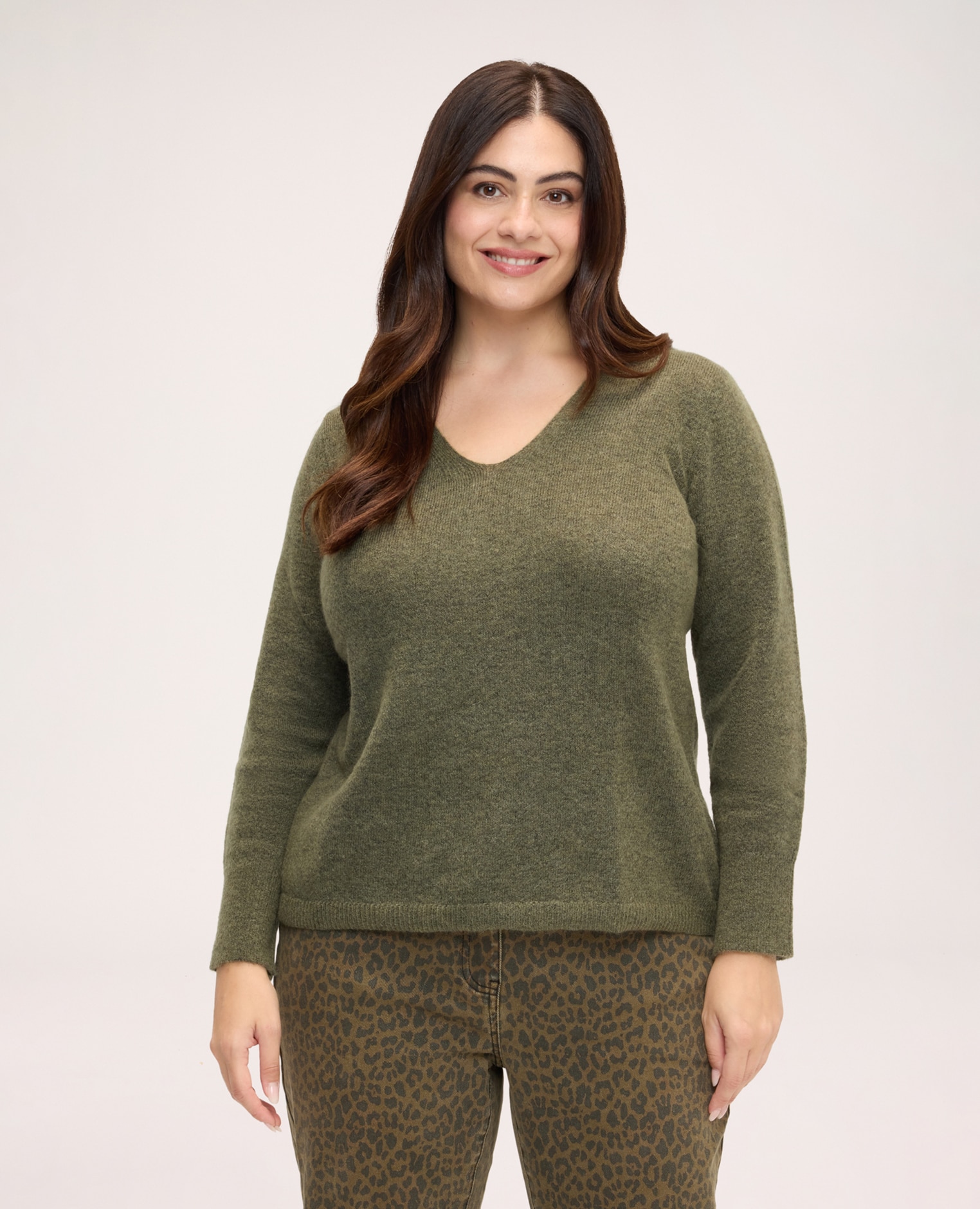 Imagen 1 de Jersey de mujer cuello en v mezcla de mohair mangas largas caídas Verde