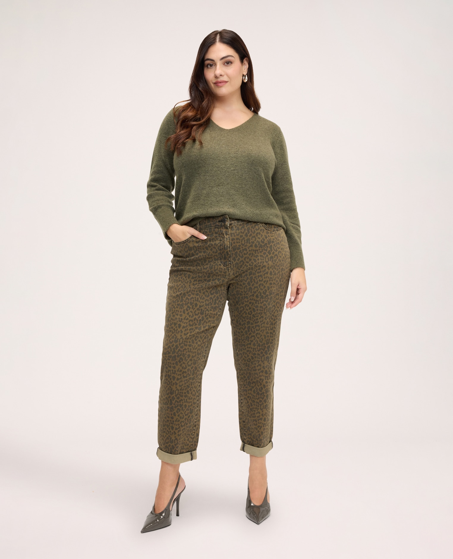 Imagen 3 de Jersey de mujer cuello en v mezcla de mohair mangas largas caídas - Fiorella Rubino - Verde Verde