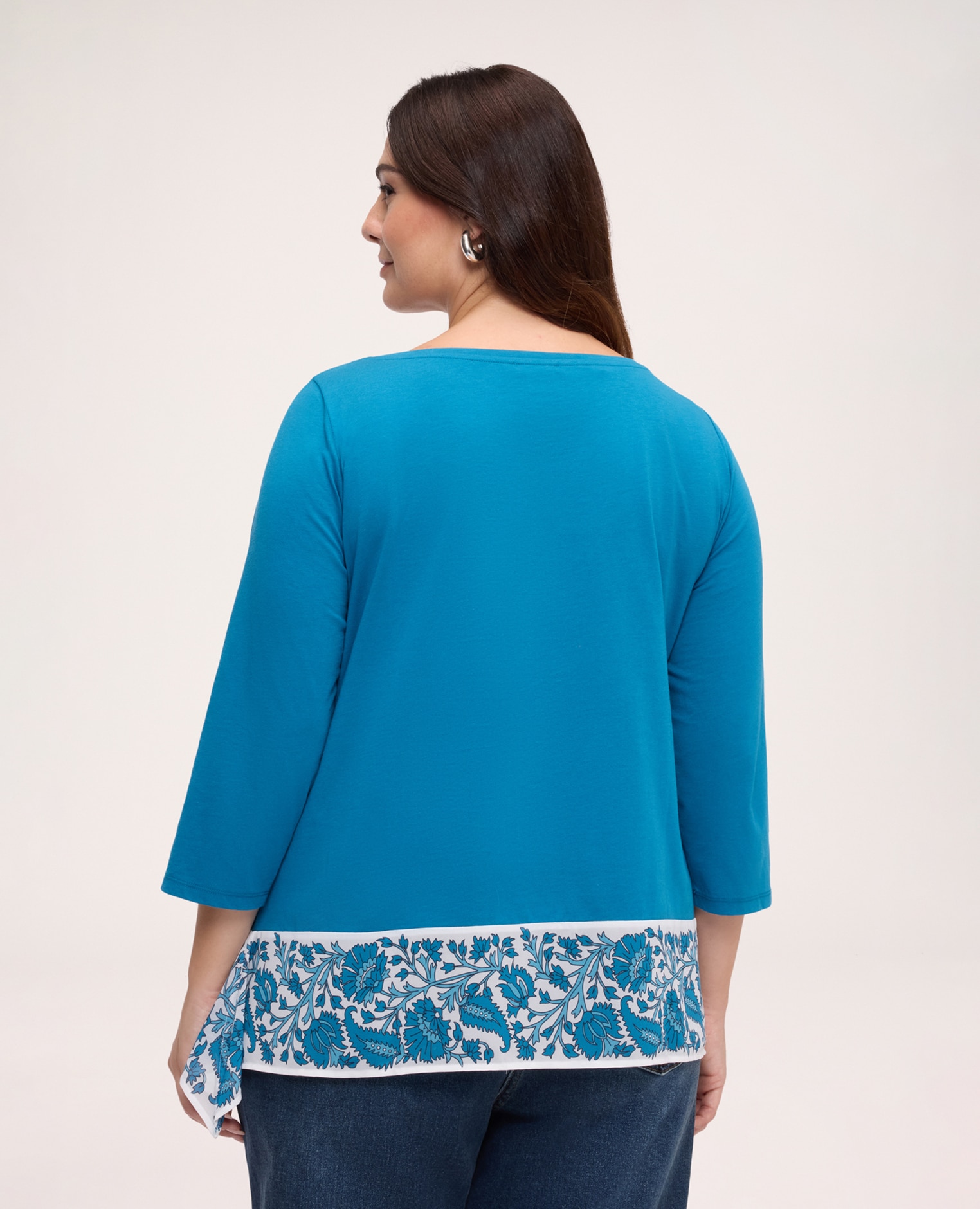 Camiseta de mujer de algodón con borde estampado cuerpo principal de color liso e inserto en tejido estampado con motivo floral paisley en el bajo con detalle anudado lateral - Fiorella Rubino - Turquesa Turquesa-2