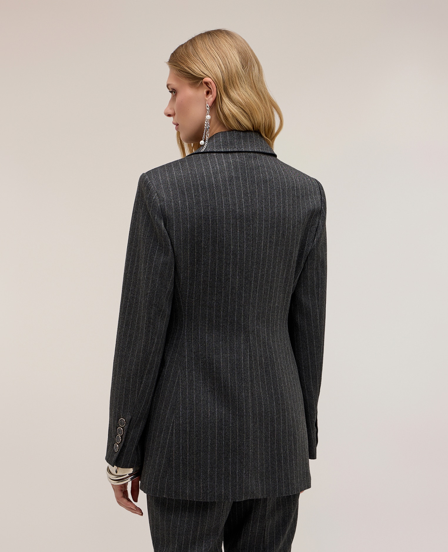 Blazer de mujer cruzado de rayas the tailoring lab largo medio ajuste ceñido - Motivi - Gris Gris-2