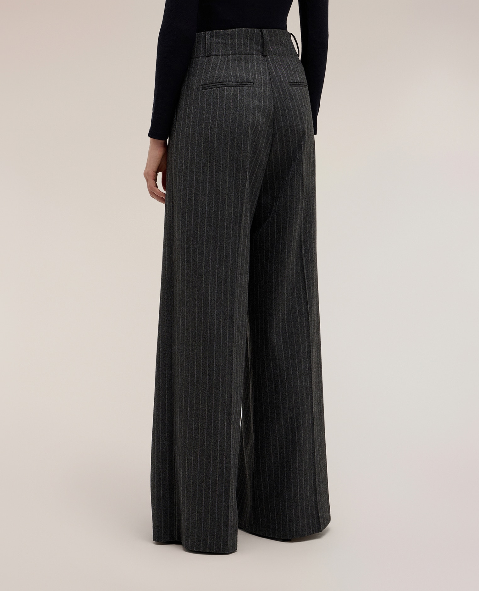 Pantalones de mujer palazzo de rayas diplomáticas the tailoring lab corte regular cintura alta con pliegues frontales - Motivi - Gris Gris-3