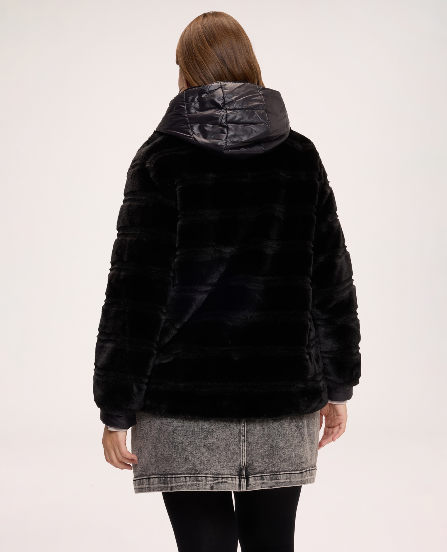 Imagen 2 de Chaqueta de mujer de peluche con pechera cálido y suave brinda una agradable sensación de suavidad - Fiorella Rubino - Negro Negro
