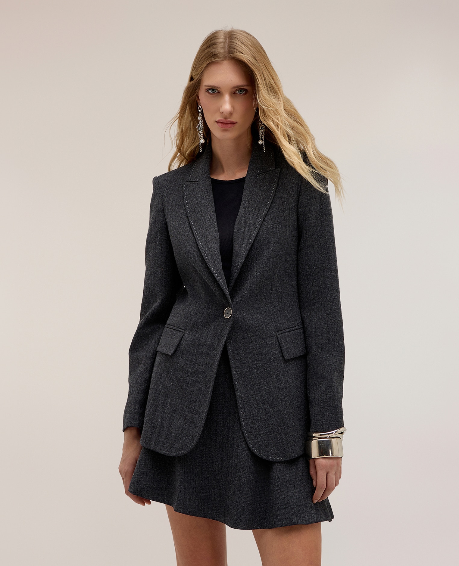 Blazer de mujer de un botón the tailoring lab largo medio corte ajustado - Motivi - Gris Gris-1
