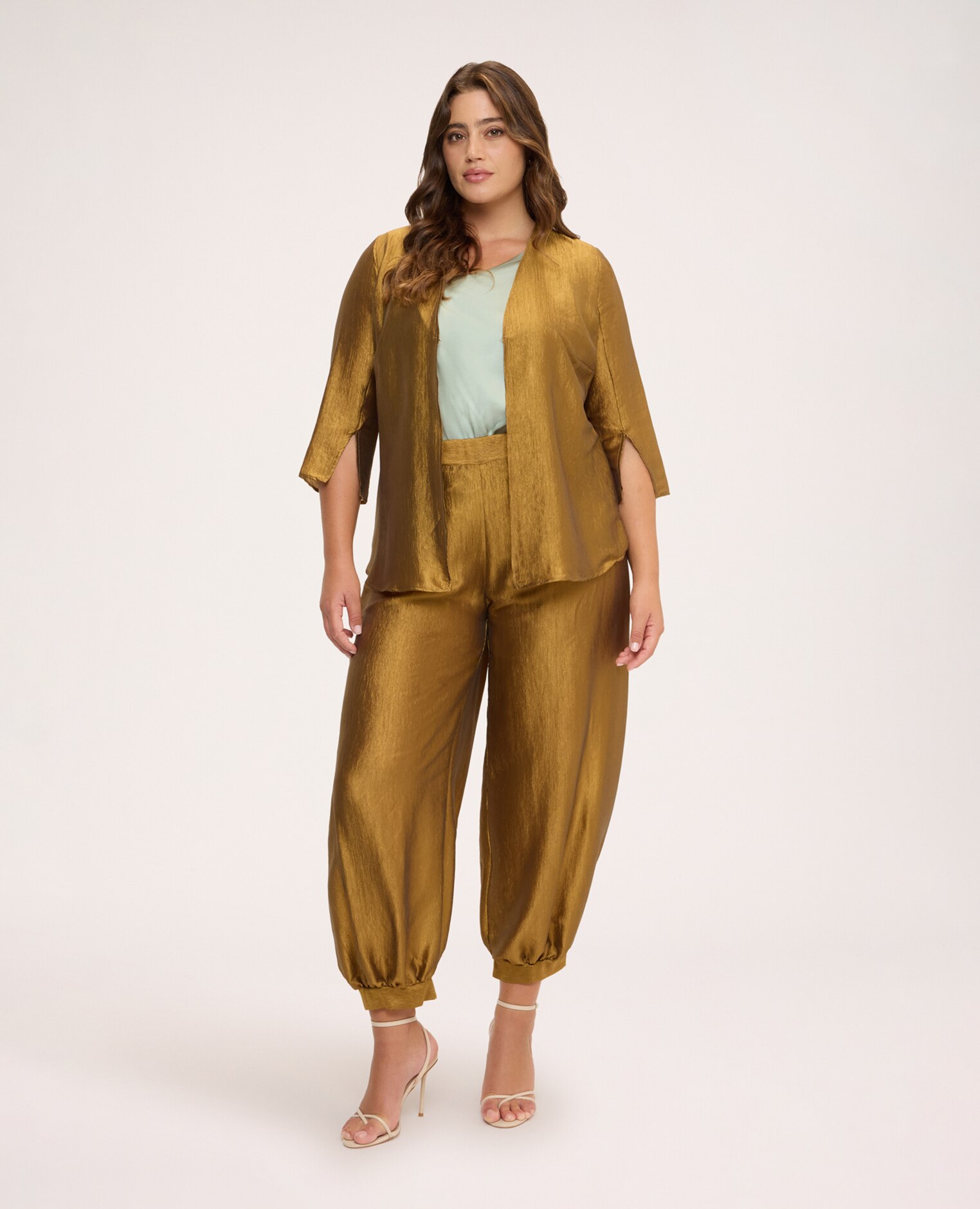 Chaqueta de mujer desestructurada efecto metalizado mangas de tres cuartos con abertura en el puño - Fiorella Rubino - Oro Oro-3