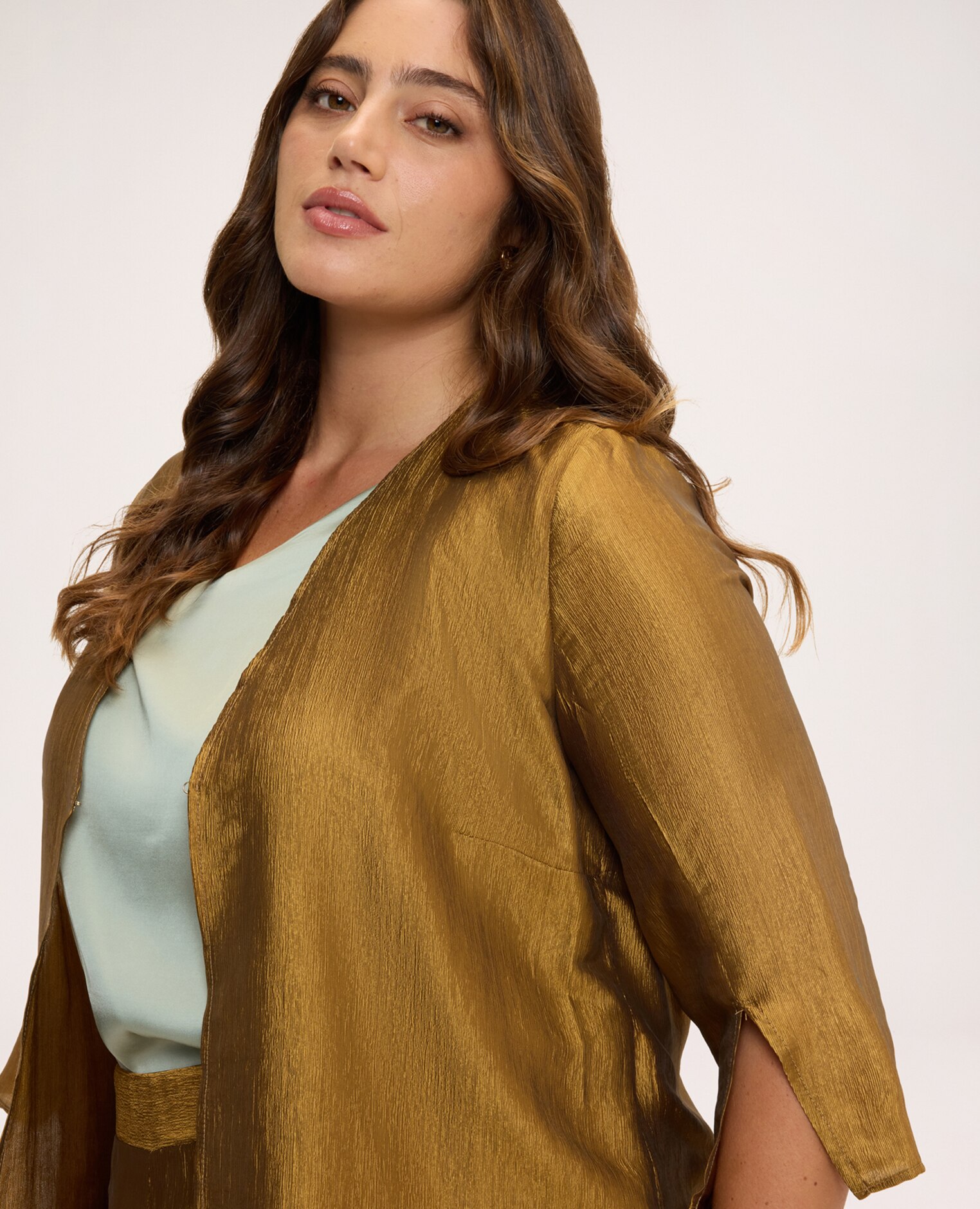 Chaqueta de mujer desestructurada efecto metalizado mangas de tres cuartos con abertura en el puño - Fiorella Rubino - Oro Oro-4