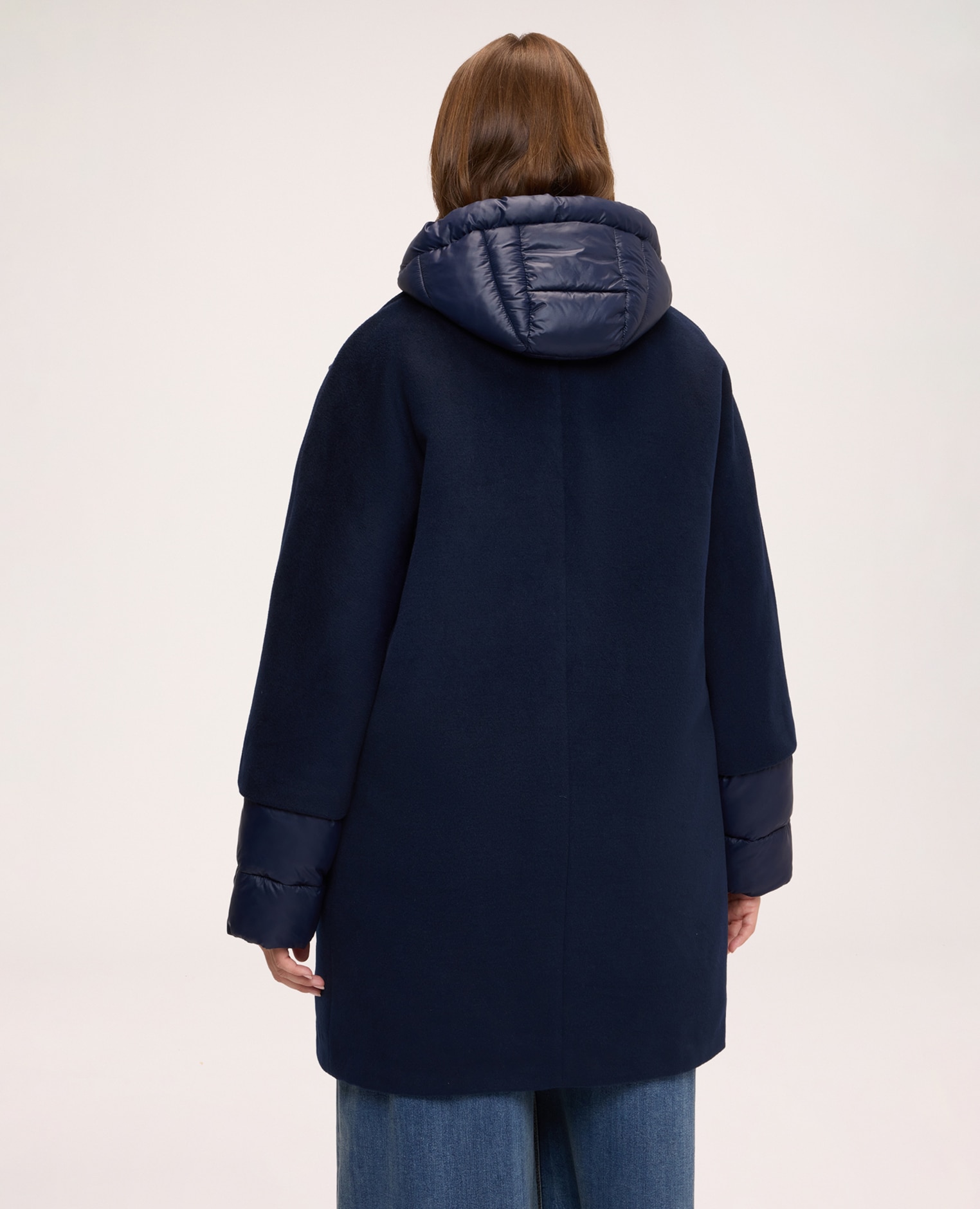 Imagen 2 de Chaqueta de mujer de plumas bimaterial con capucha parte inferior delantera no desmontable de nailon acolchado con cremallera central y capucha con cordón ajustable - Fiorella Rubino - Azul Azul